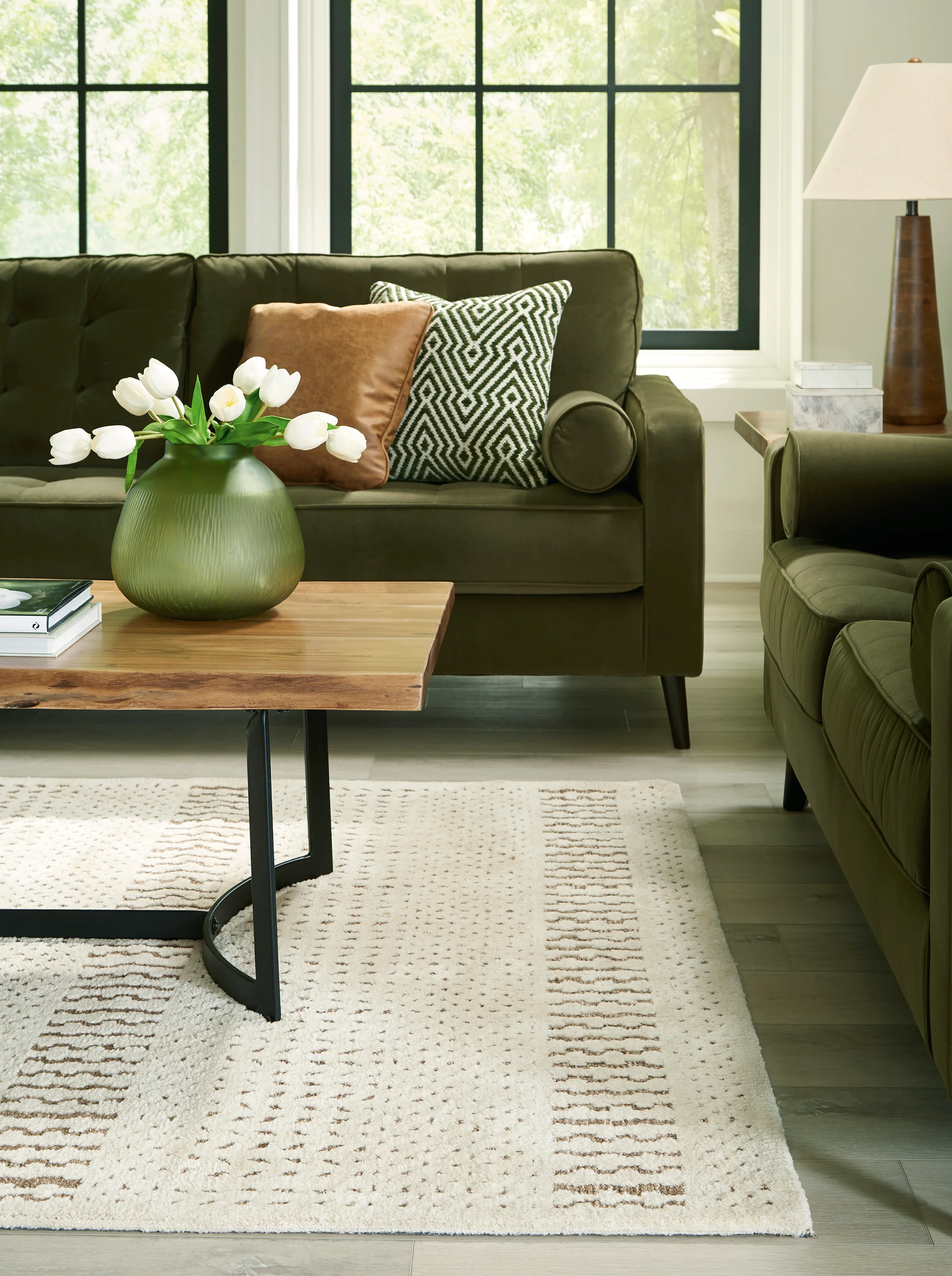 Reveon  Loveseat - Image 17