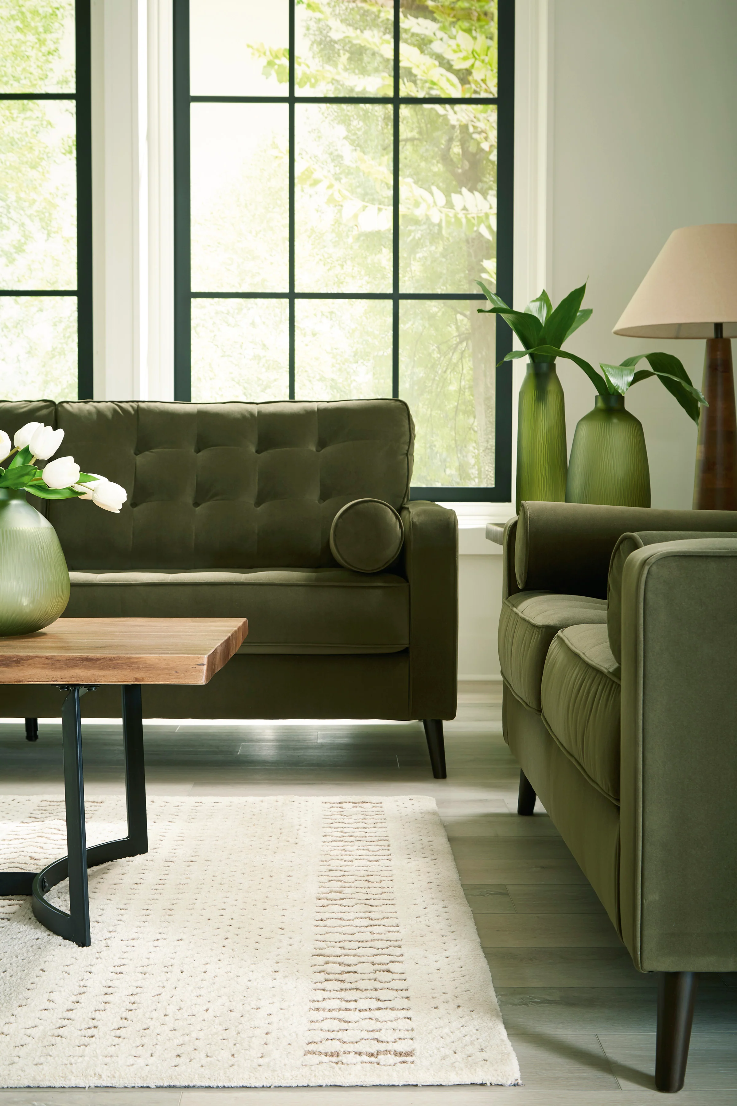 Reveon  Loveseat - Image 18