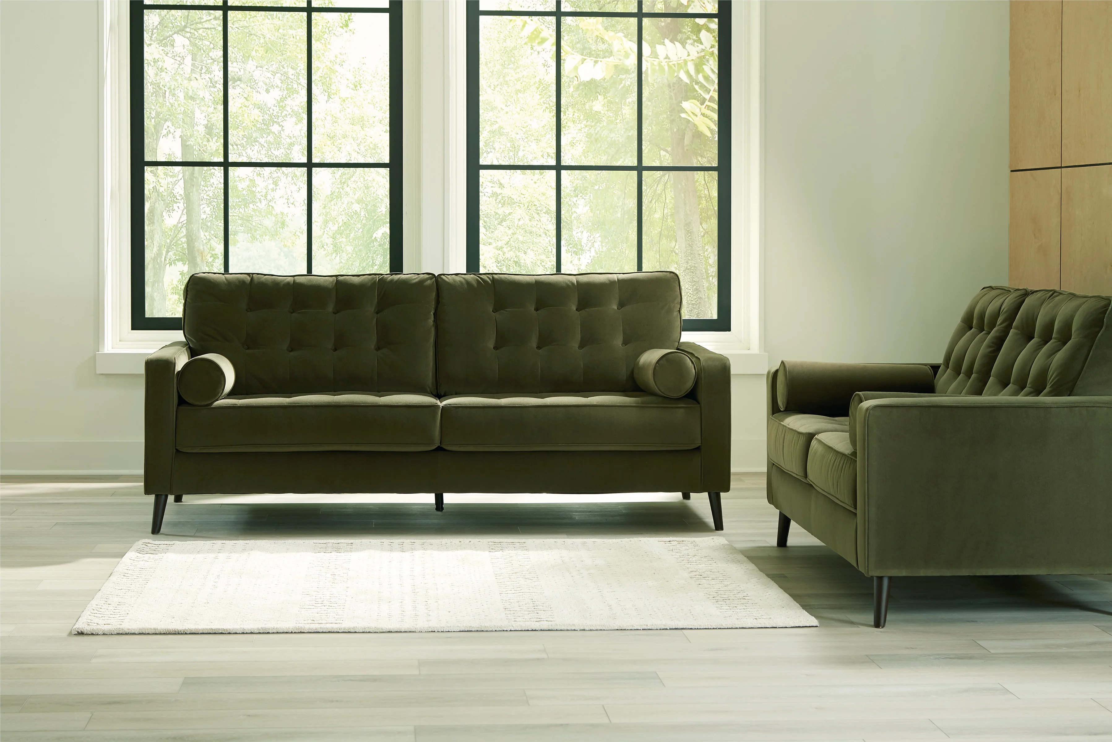 Reveon  Loveseat - Image 6