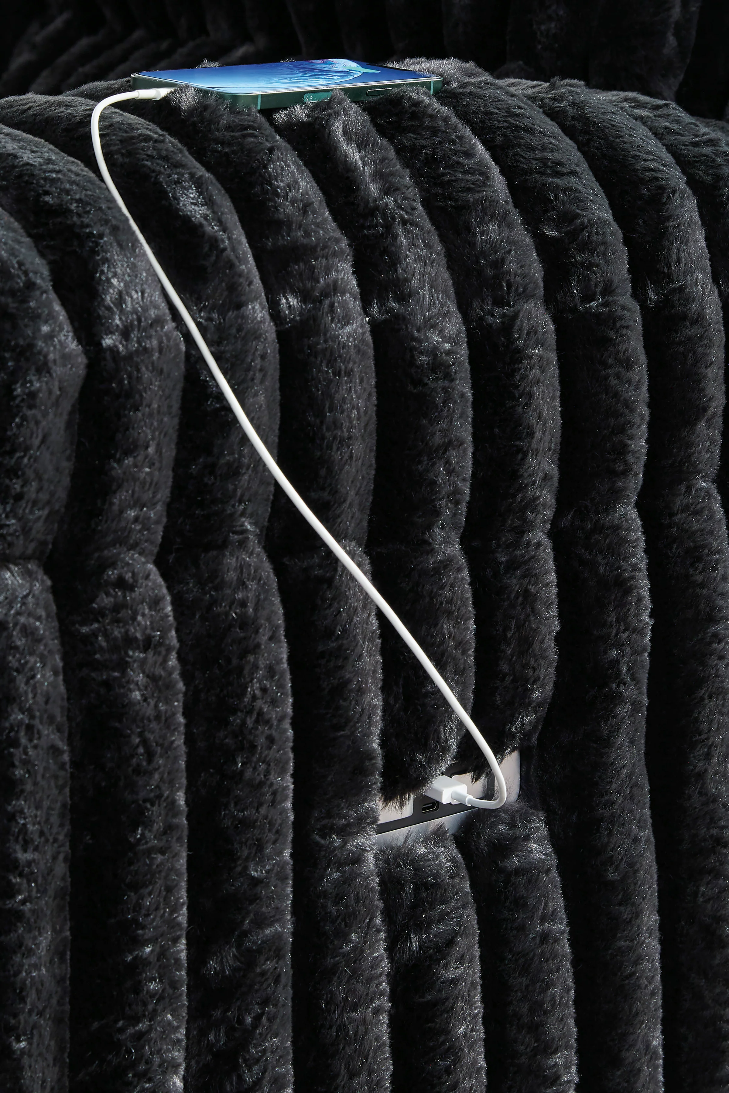 Technique Rec Pwr Sofa With Drop Down Table - Image 18
