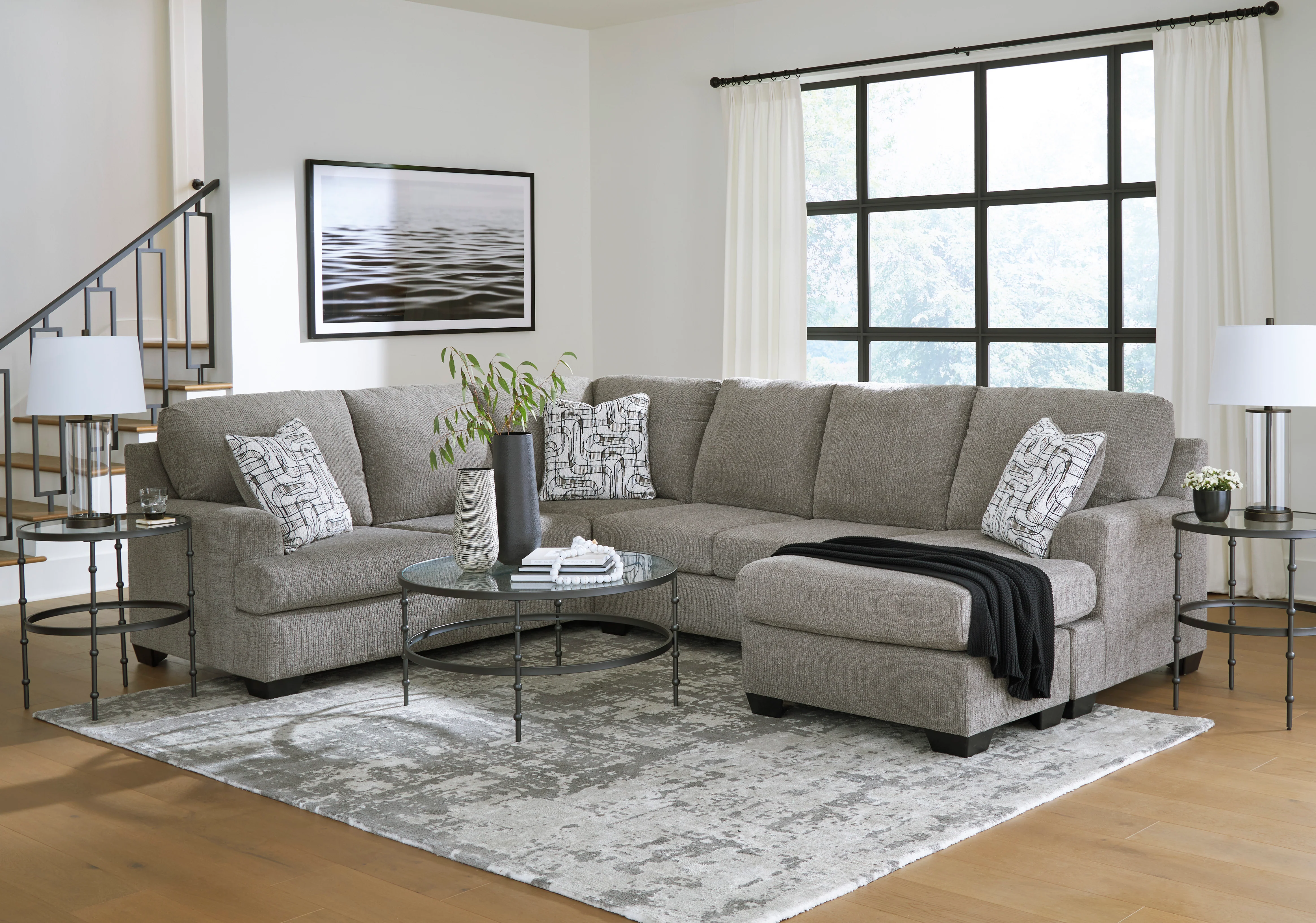 Erinsburg 2 Piece sectional - Image 4