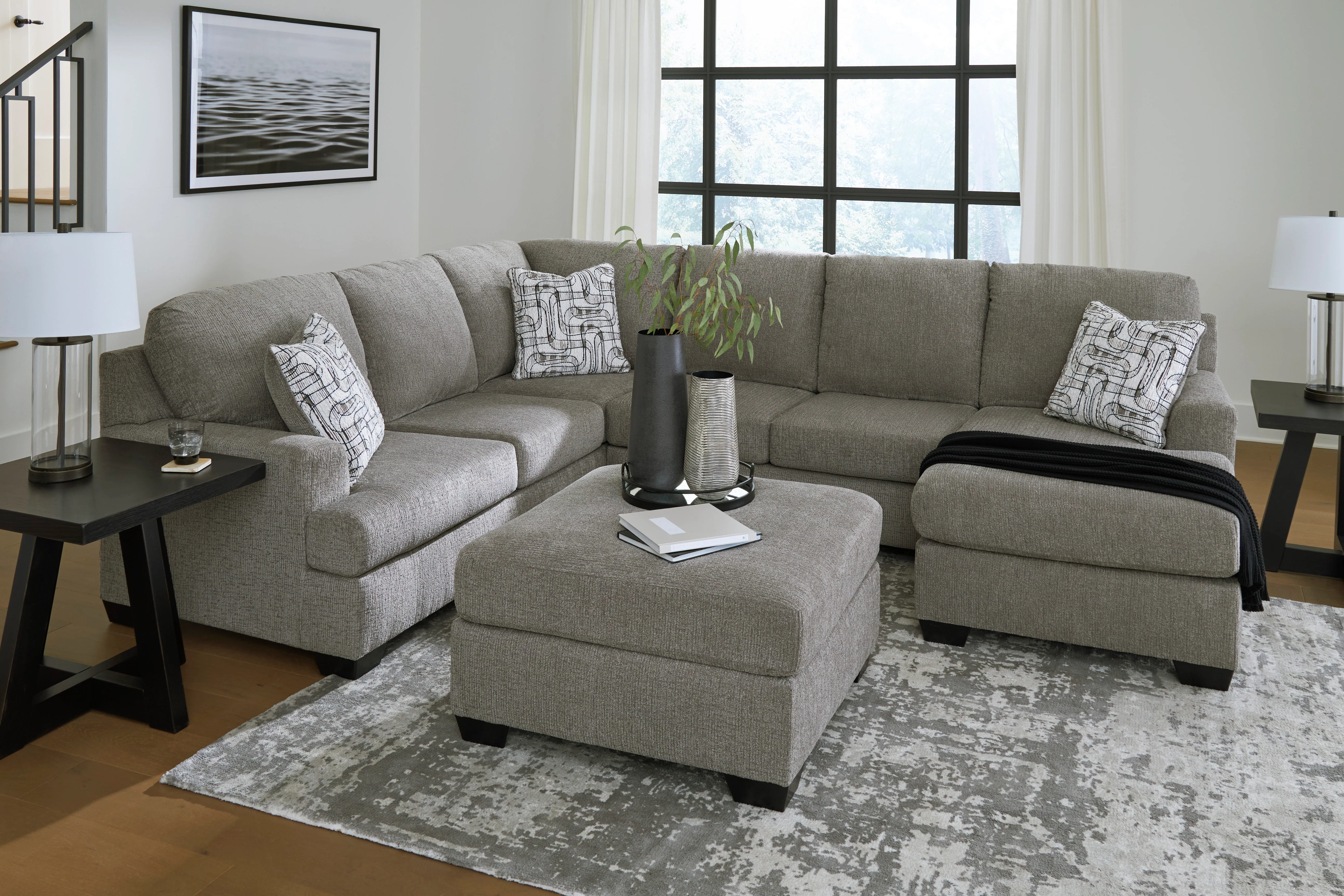Erinsburg 2 Piece sectional - Image 5