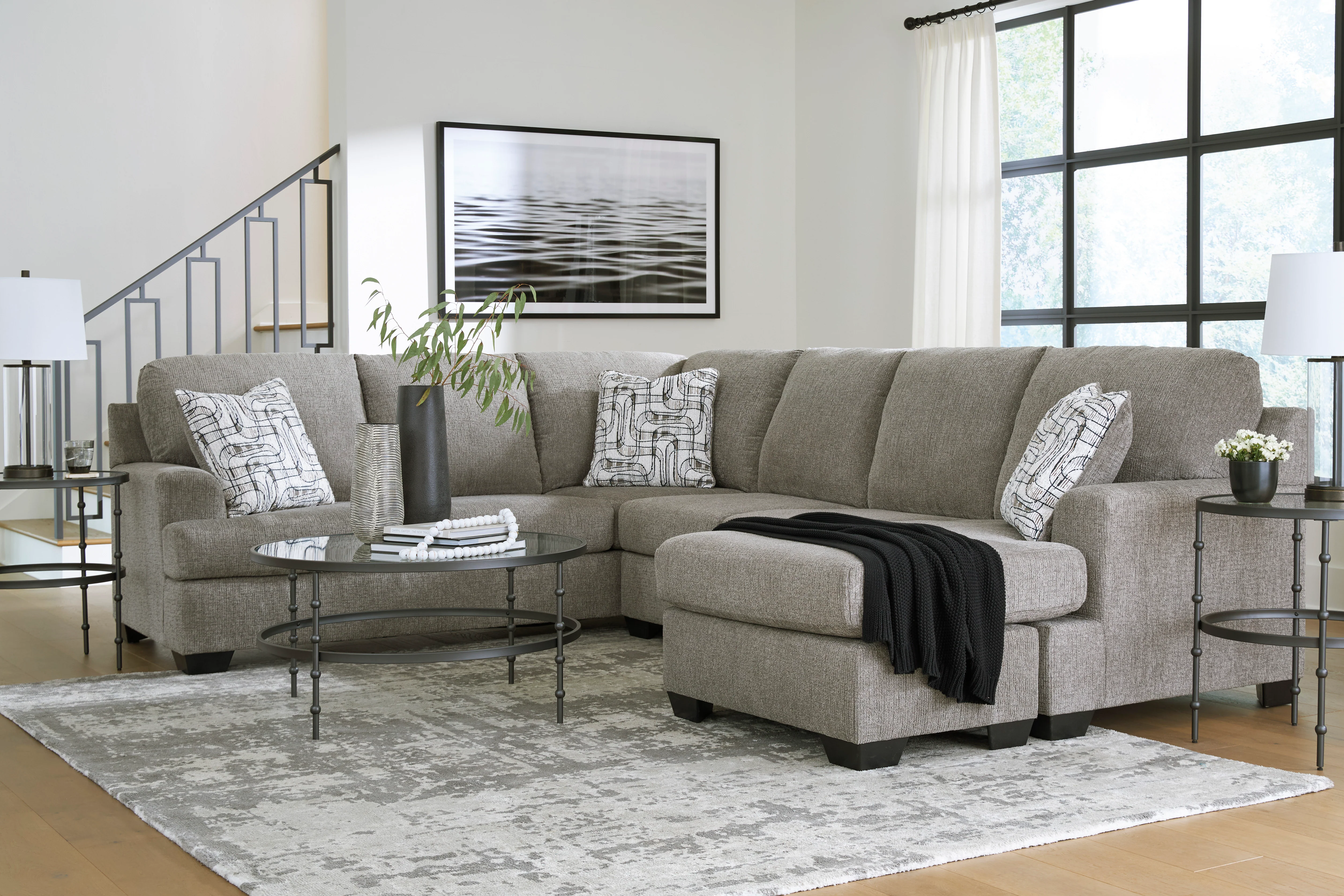 Erinsburg 2 Piece sectional - Image 8