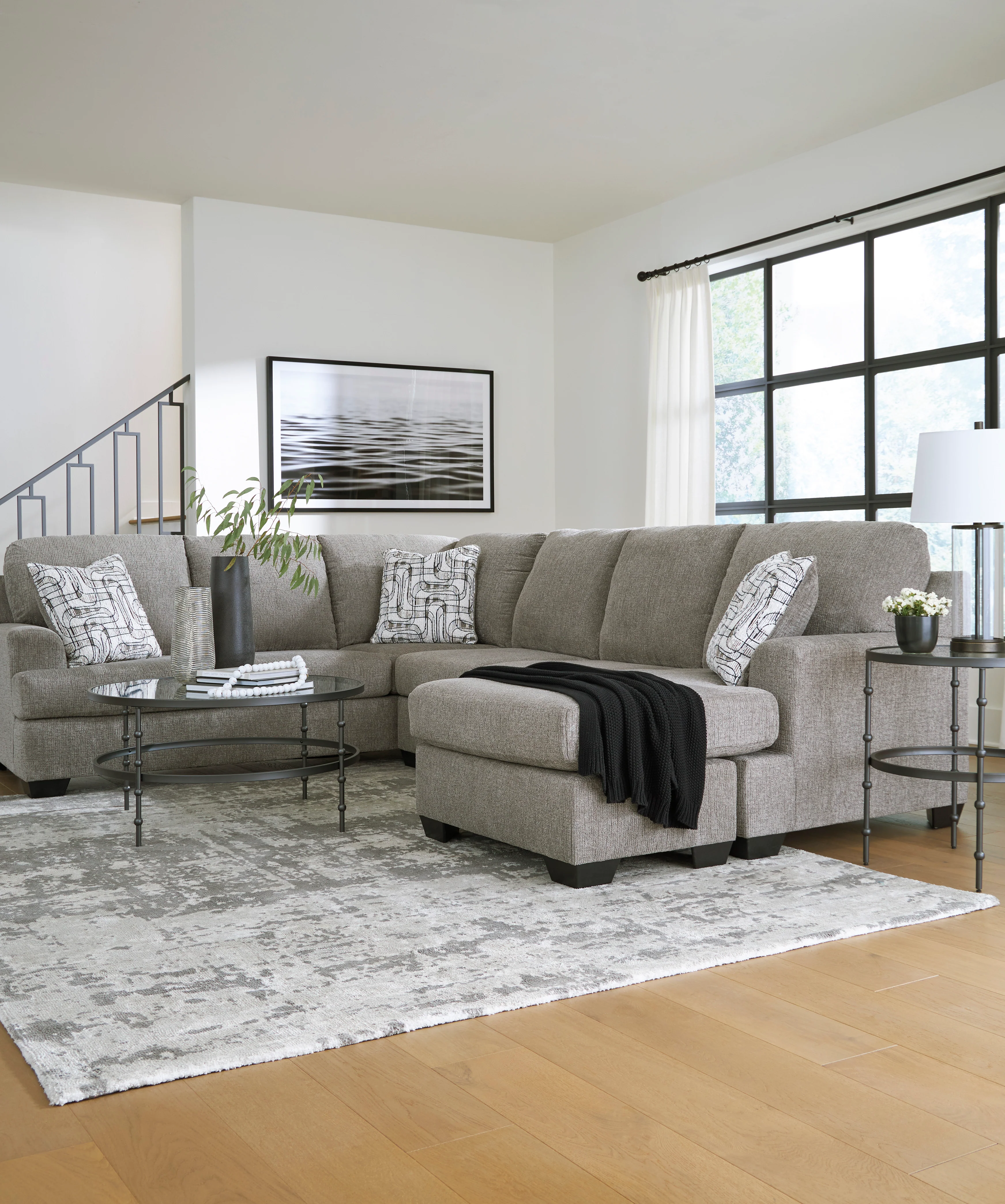 Erinsburg 2 Piece sectional - Image 9