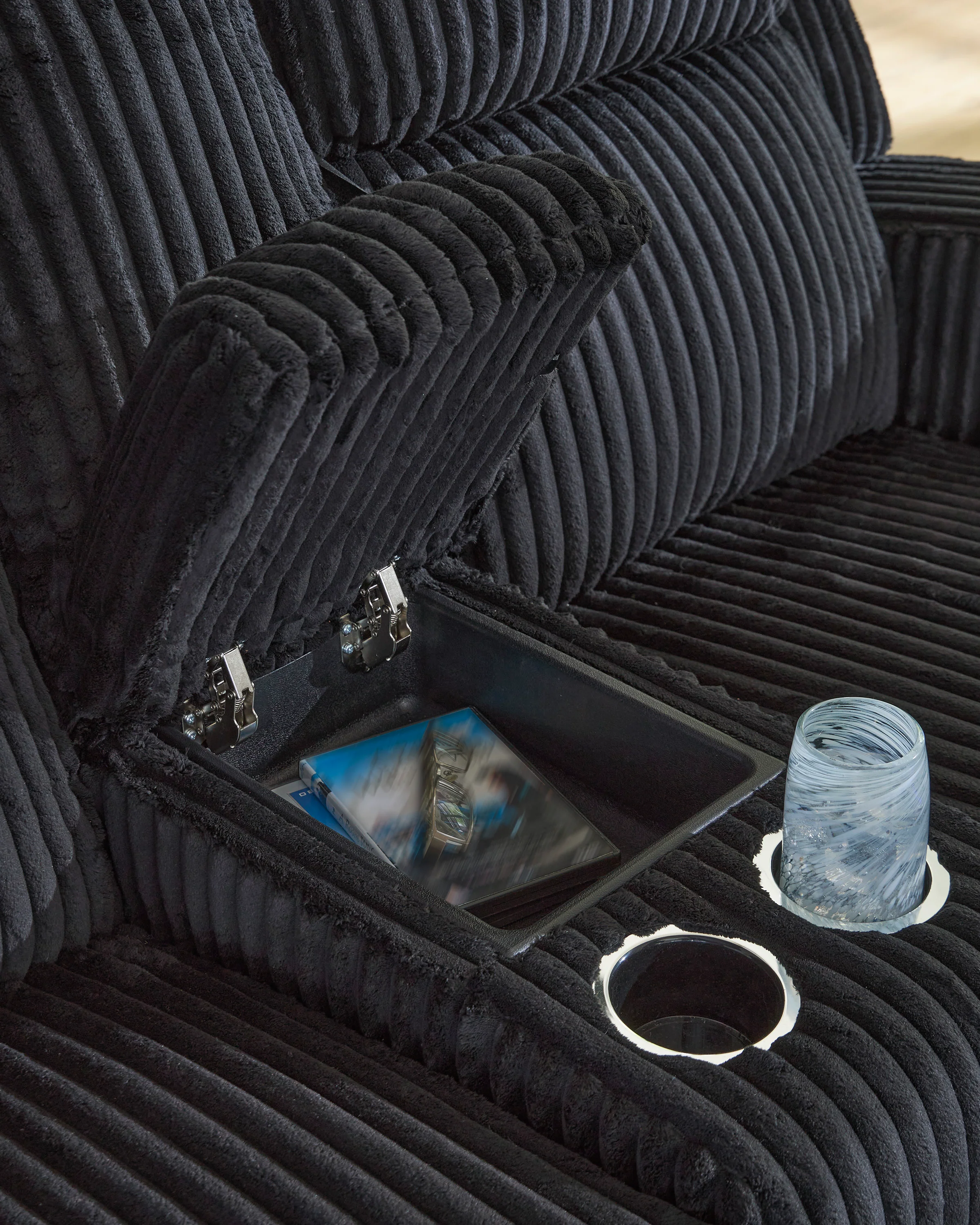 Twinbrooke Sofa Set (3+2+1) - Image 34