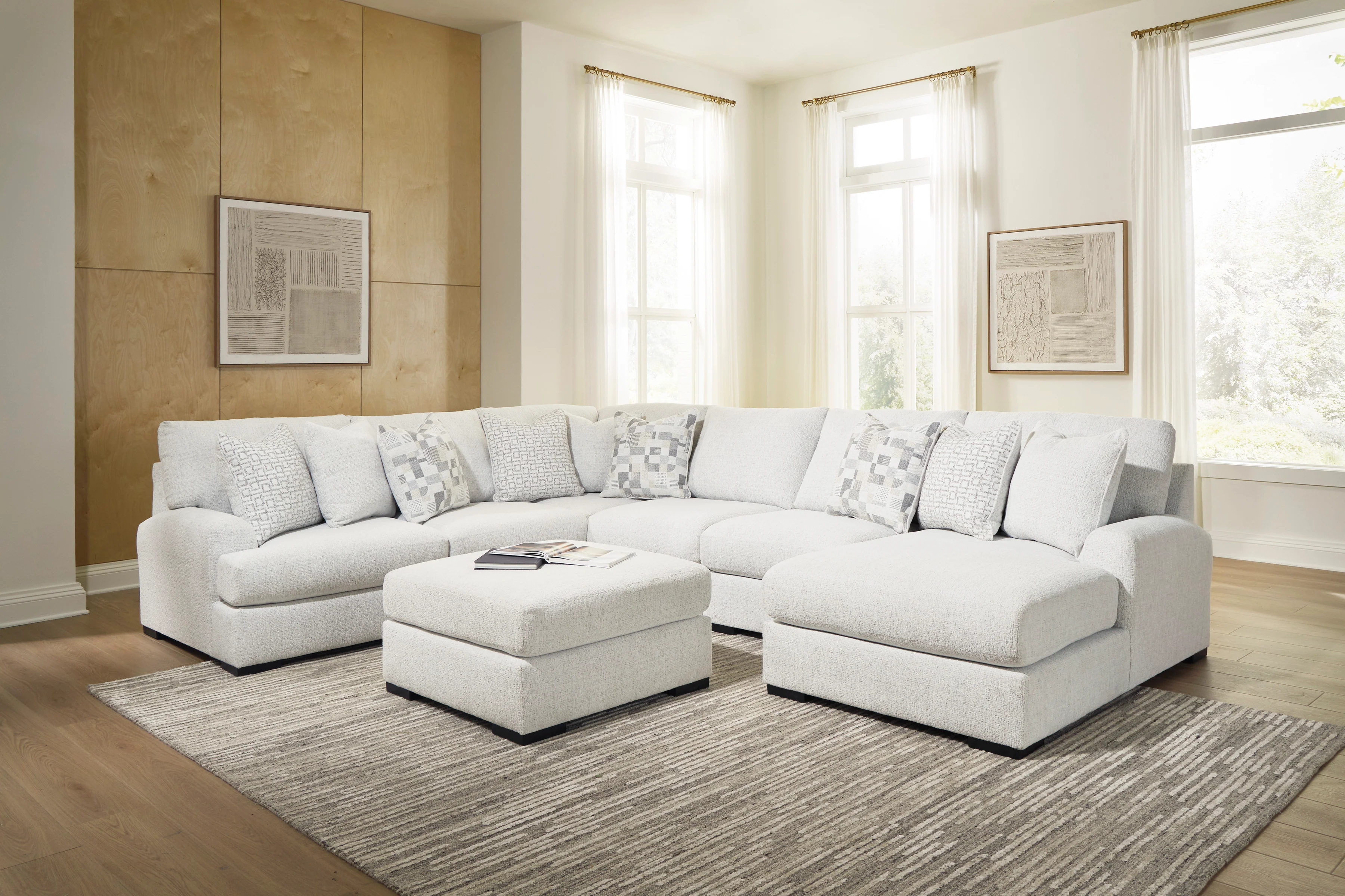 Wynncroft manor 5 piece sectional - Image 10