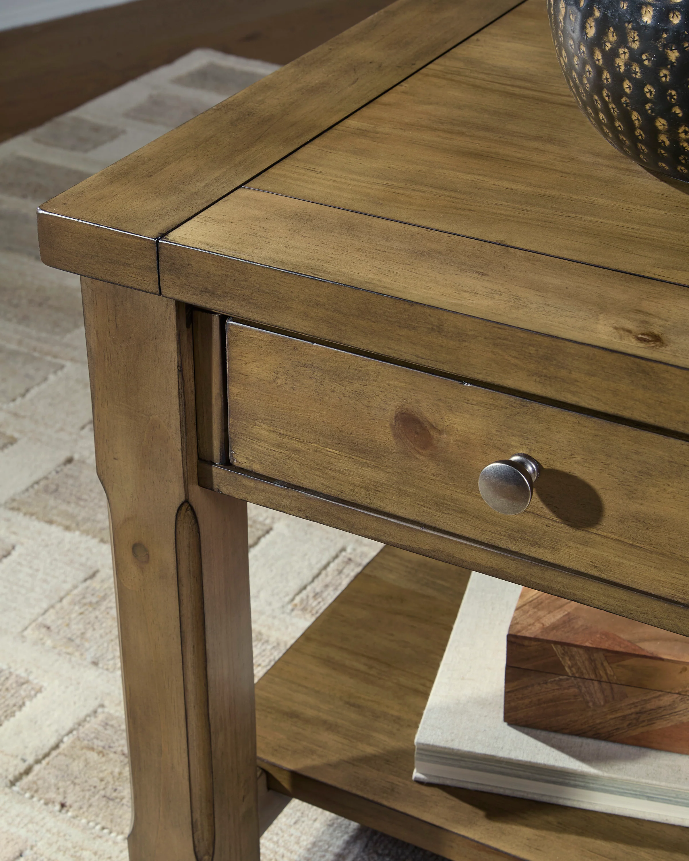 Vendenmore Coffee table set - Image 13