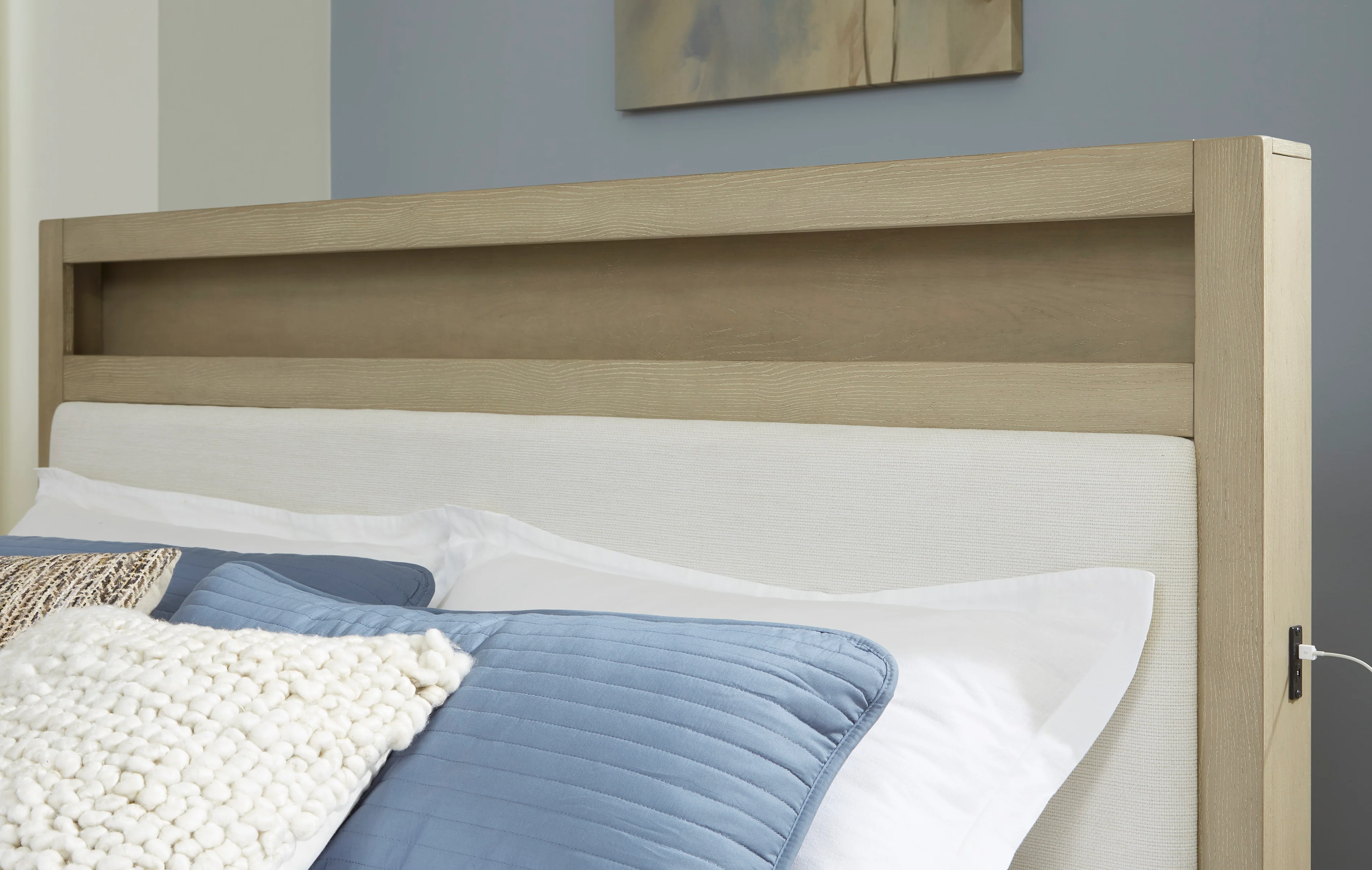 Maylee Bedroom set - Image 11
