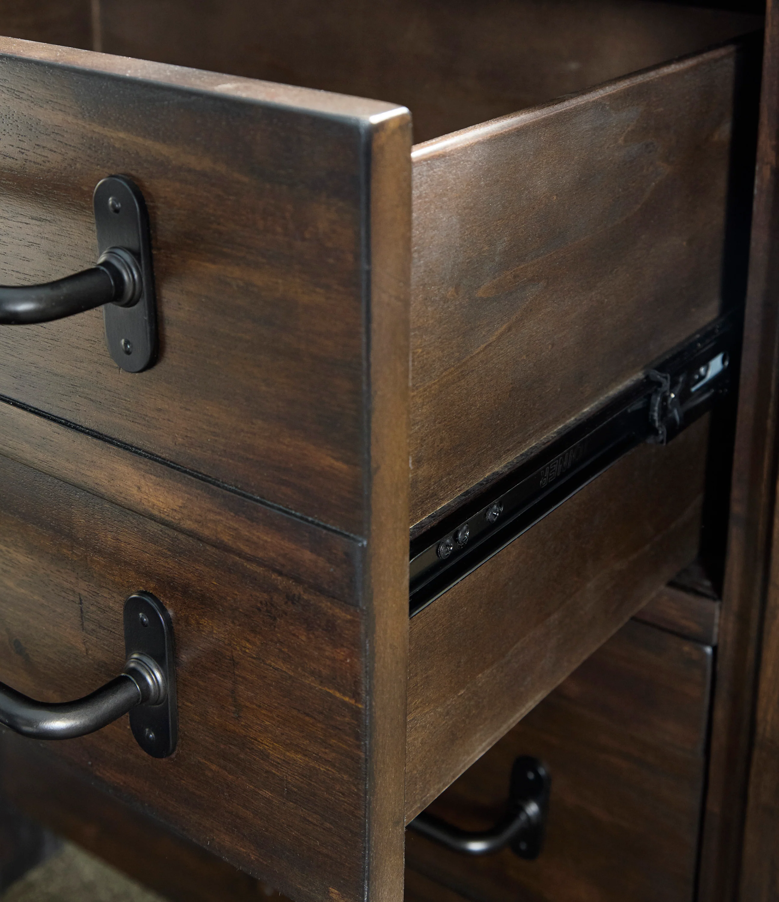 Starmore Five Drawer Chest - Image 4