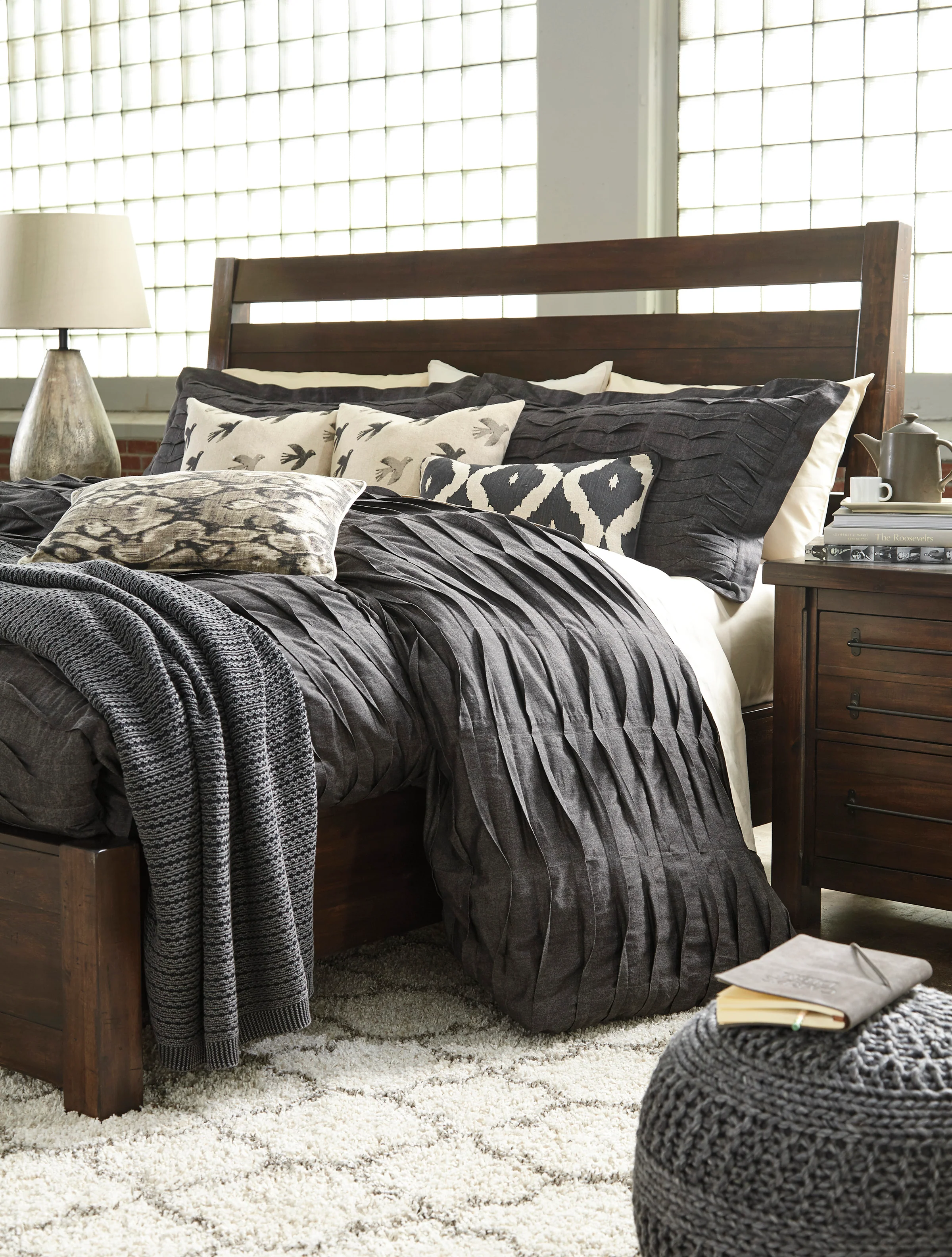 Starmore King Panel Bed - Image 2