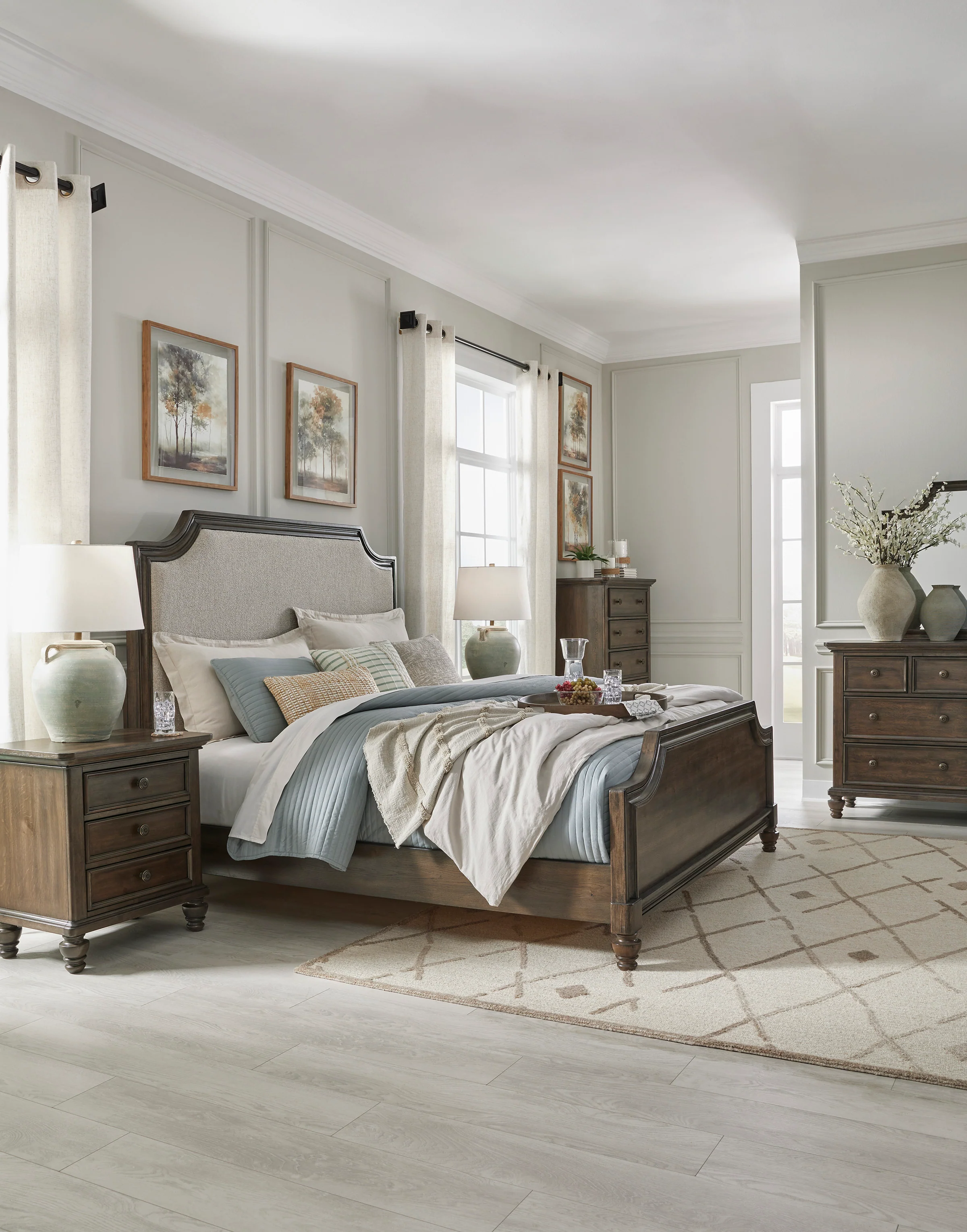 Veramond King Panel Bed - Image 12