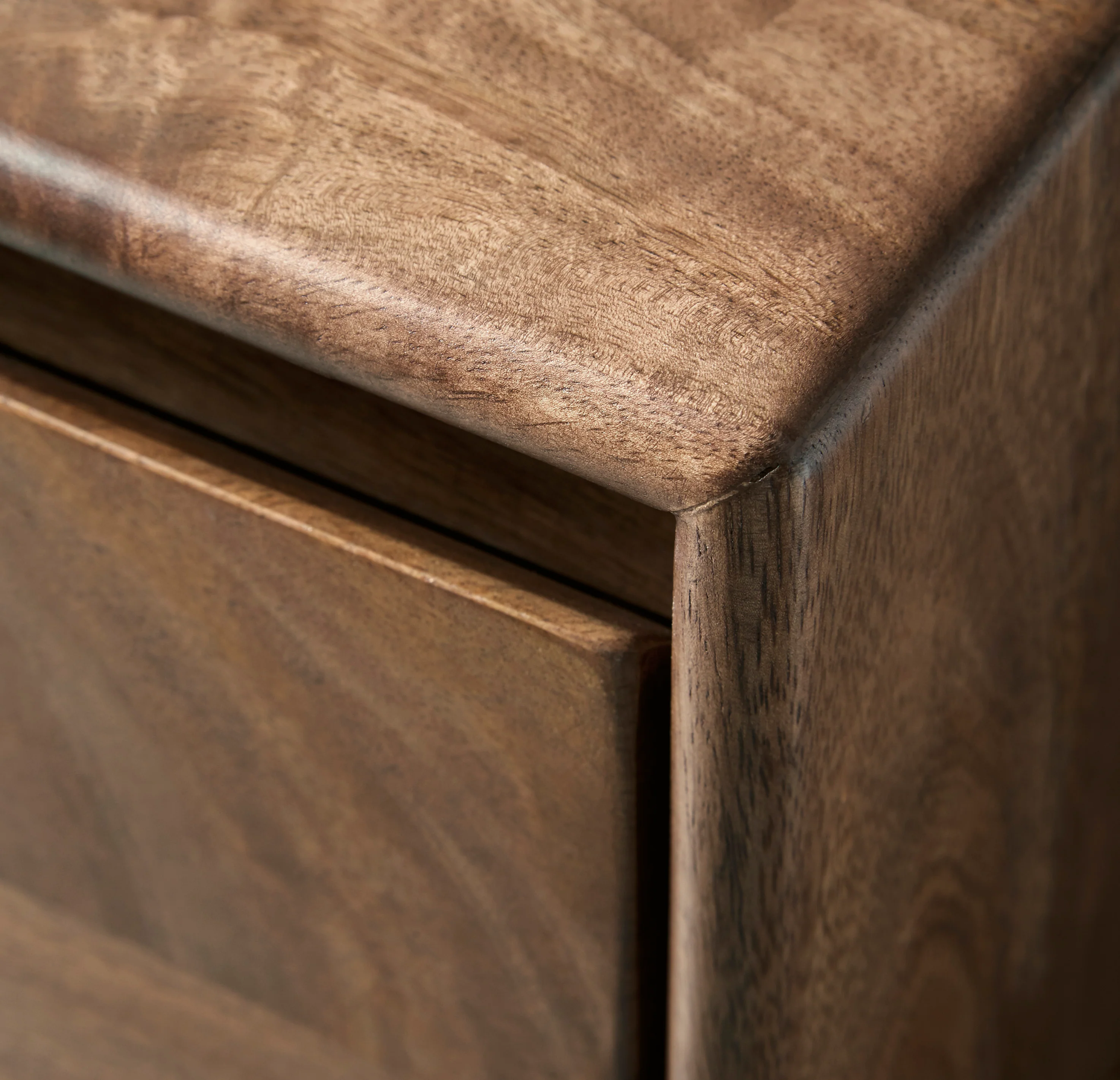 Isanti Five Drawer Chest - Image 6