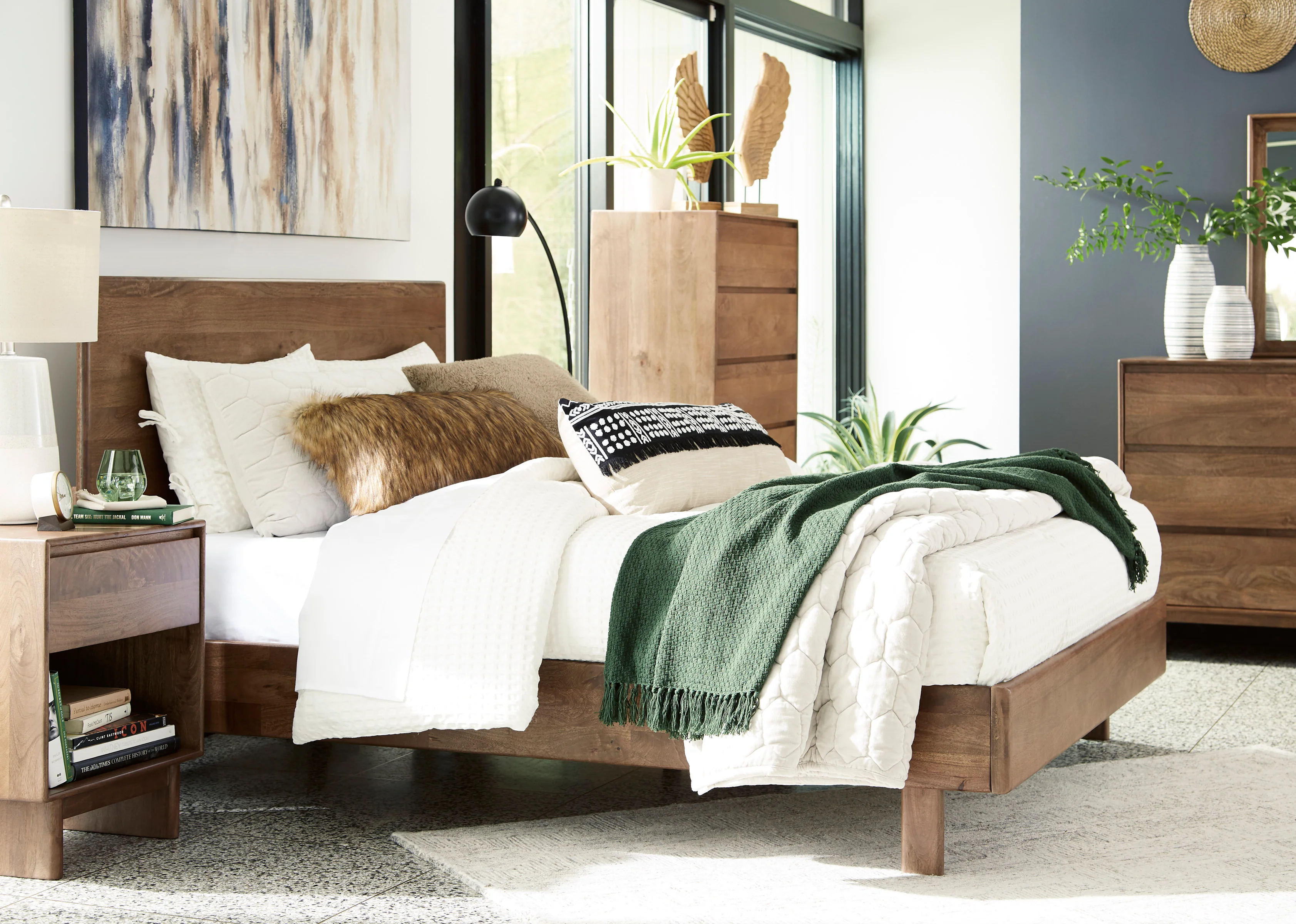 Isanti King Panel Bed - Image 8