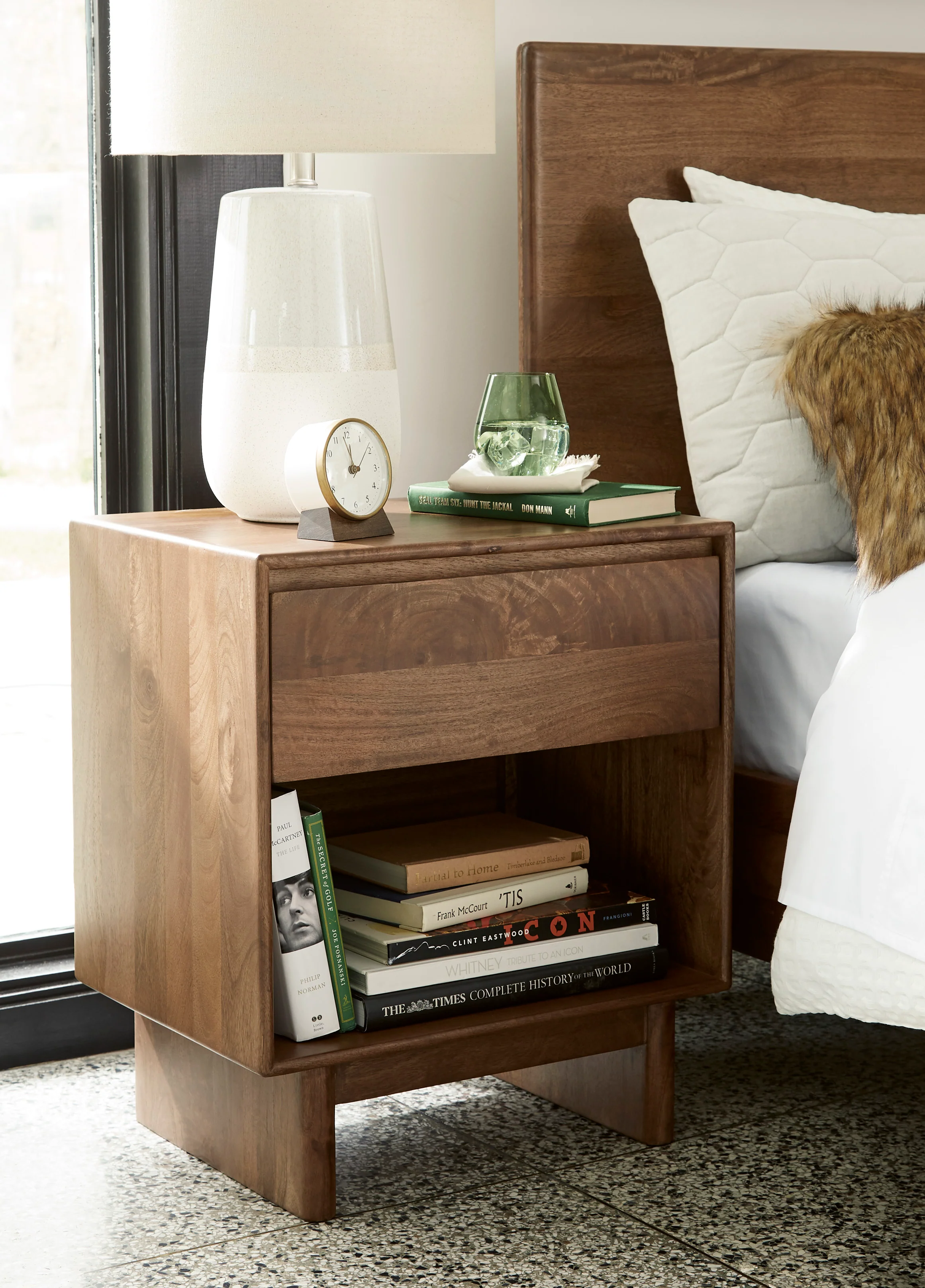 Isanti One Drawer Night Stand