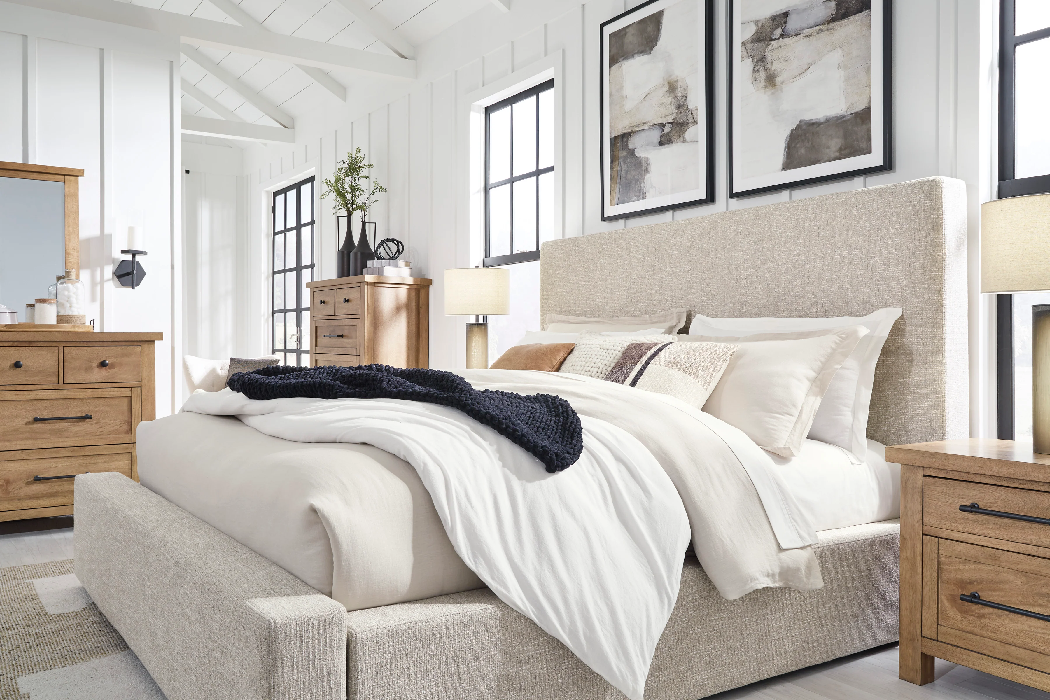 Kristiland Uph Storage Bed - Image 7