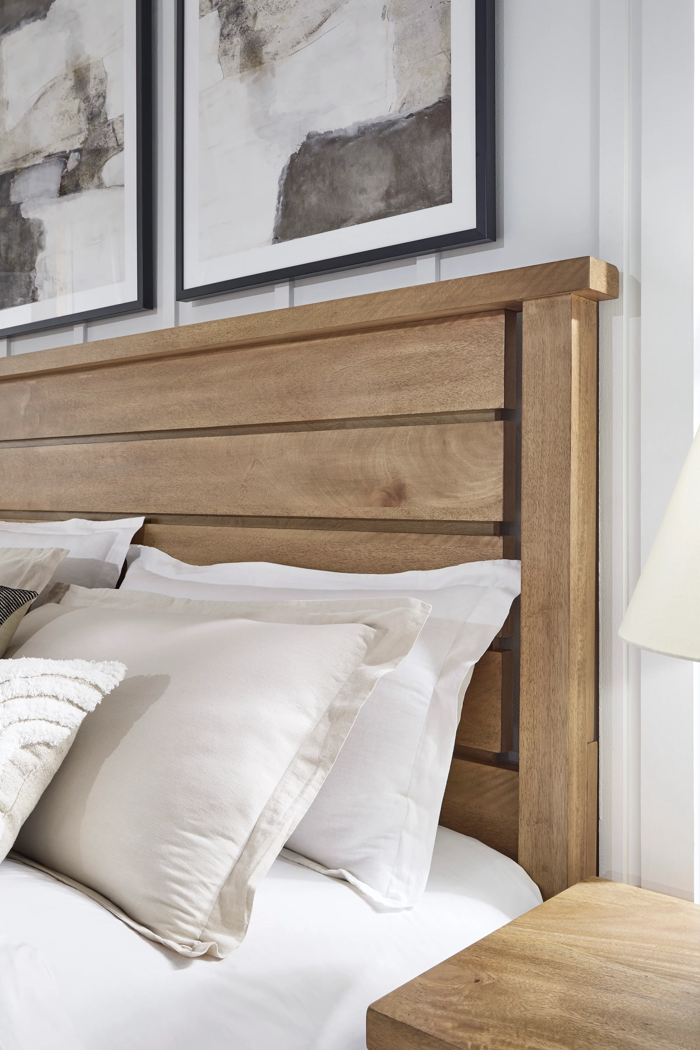 Kristiland Bedroom Set - Image 17