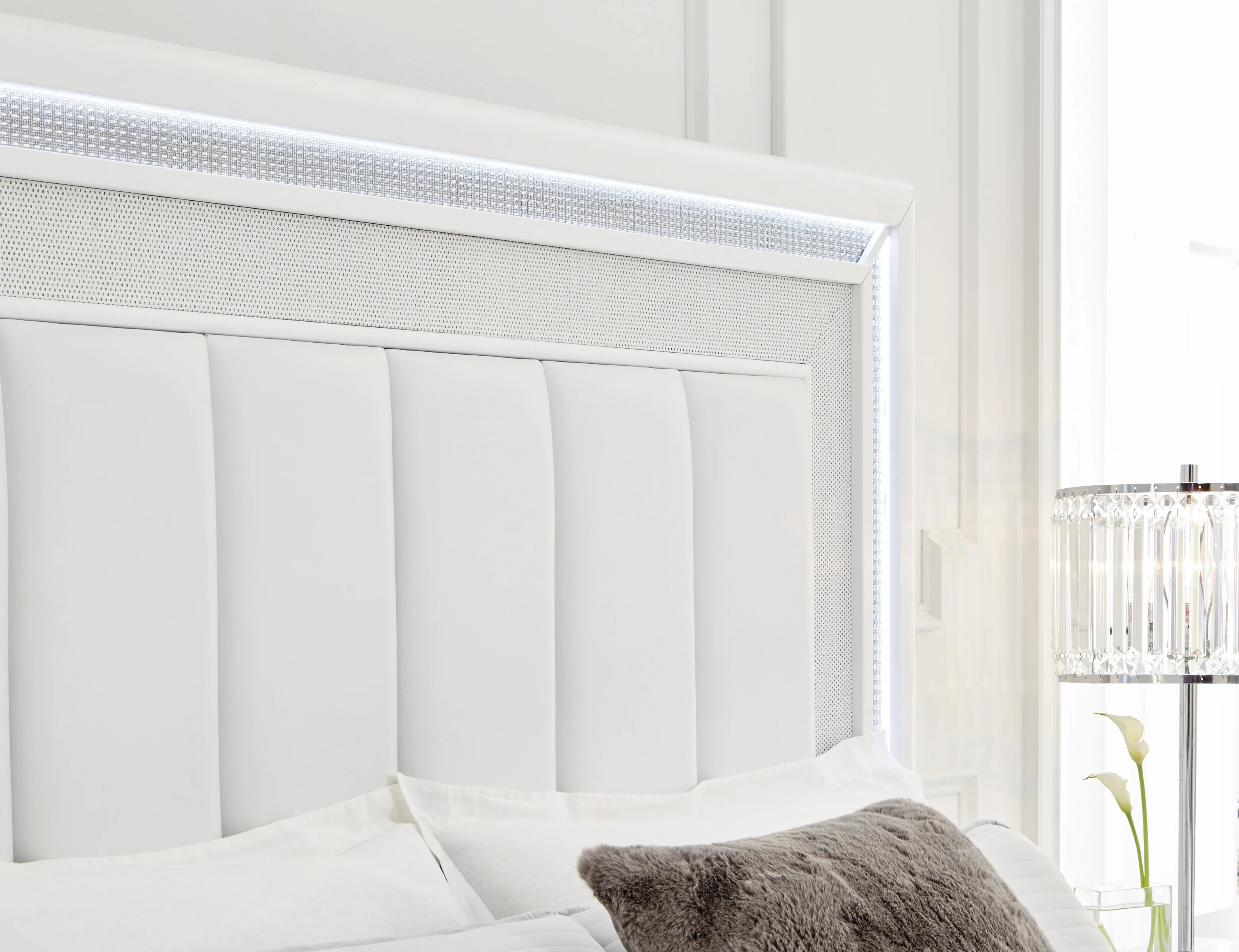 Chalanna King Upholstered Storage Bed - Image 6