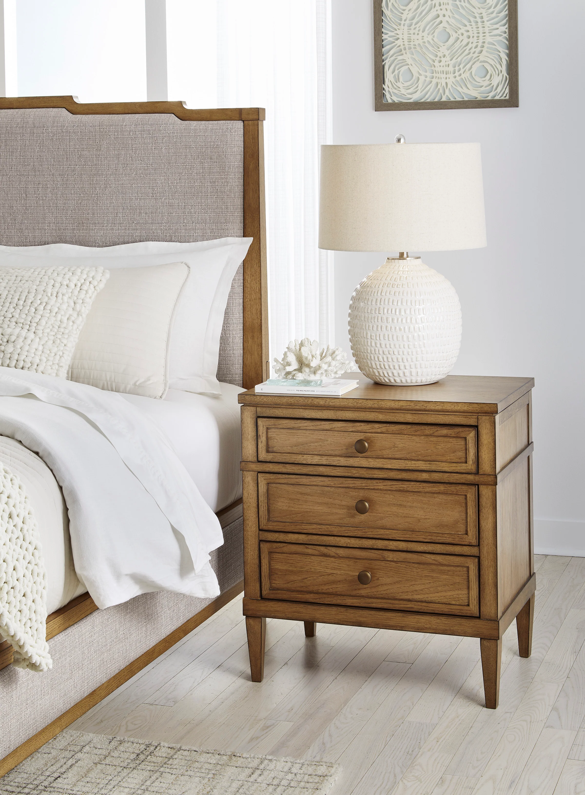 Sharlance Bedroom Set (Bed+2 Nightstands) - Image 2