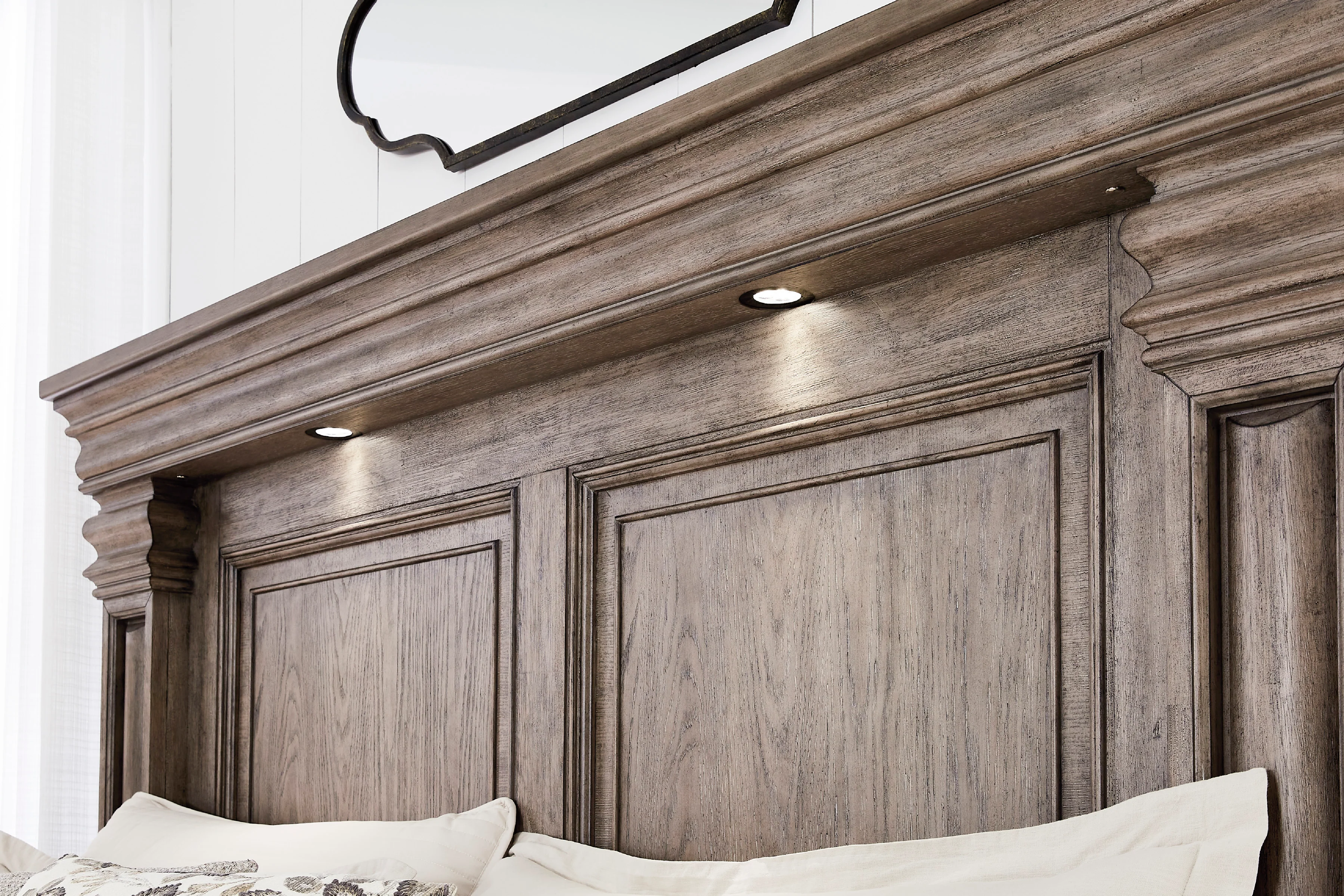 Blairhurst KING PANEL BED - Image 4
