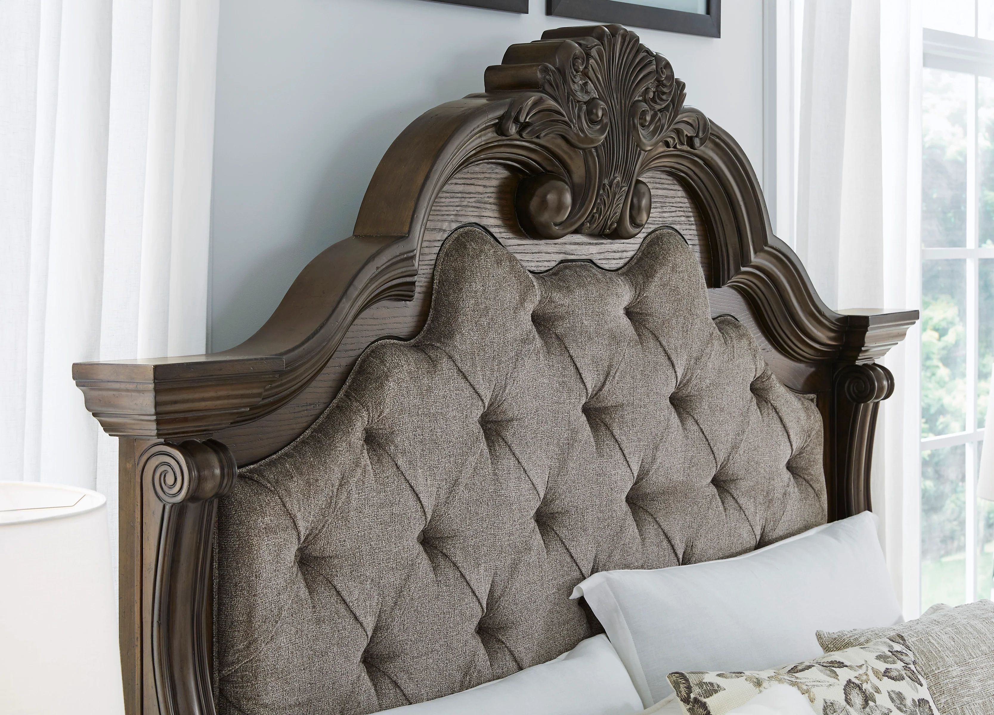 Maylee KING UPHOLSTERED BED - Image 5