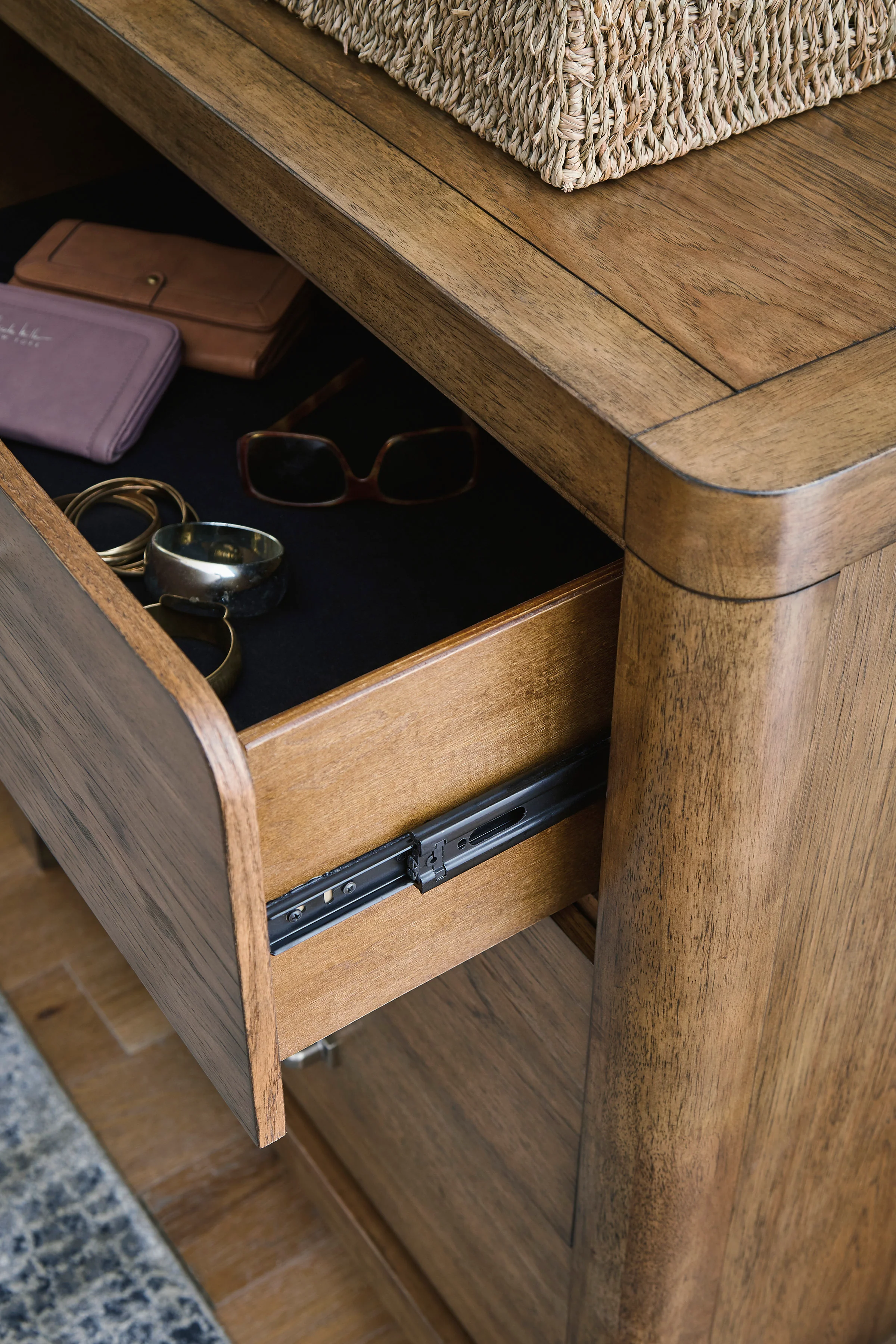 Cabalynn Five Drawer Chest - Image 10
