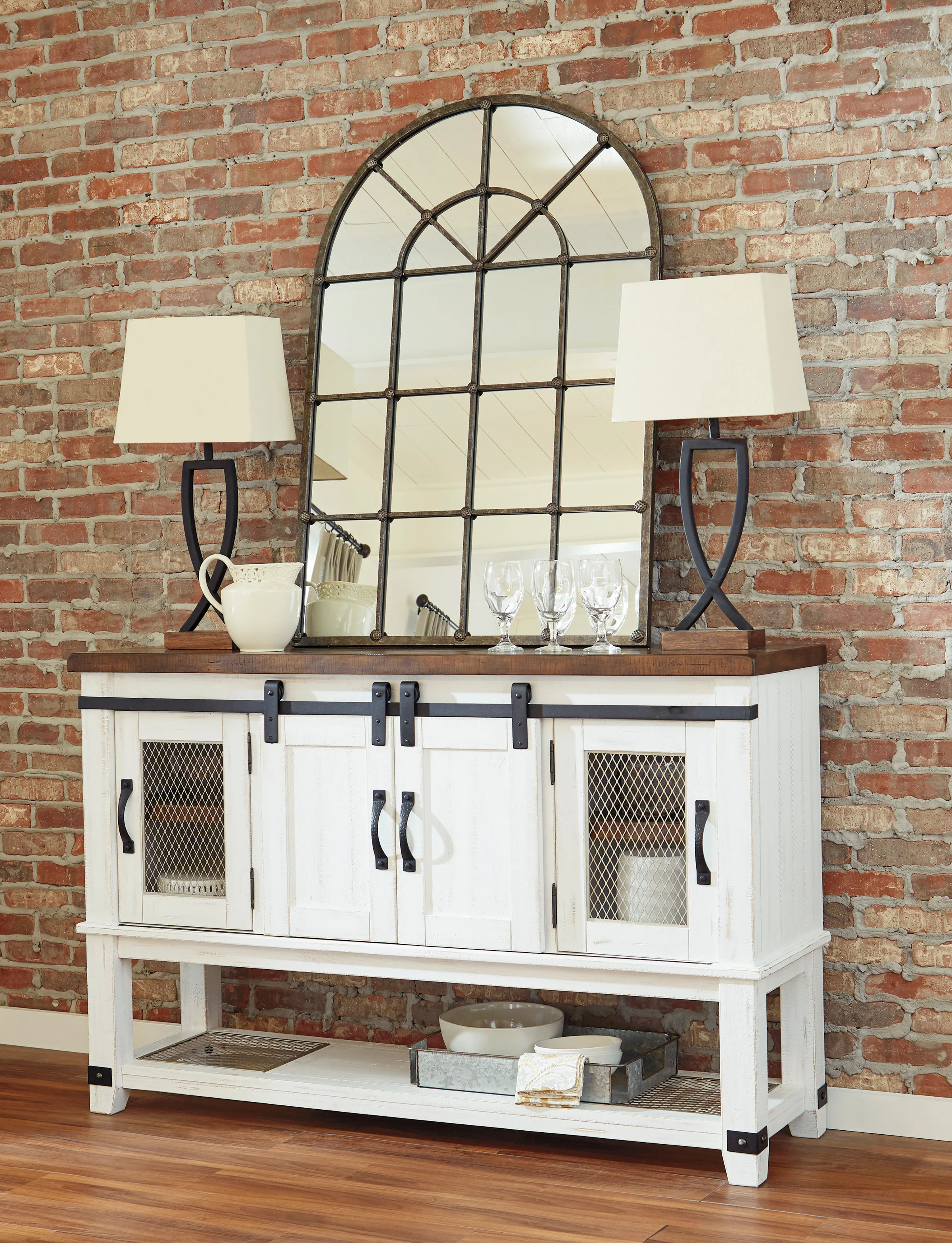 Valebeck Dining Server - Image 3
