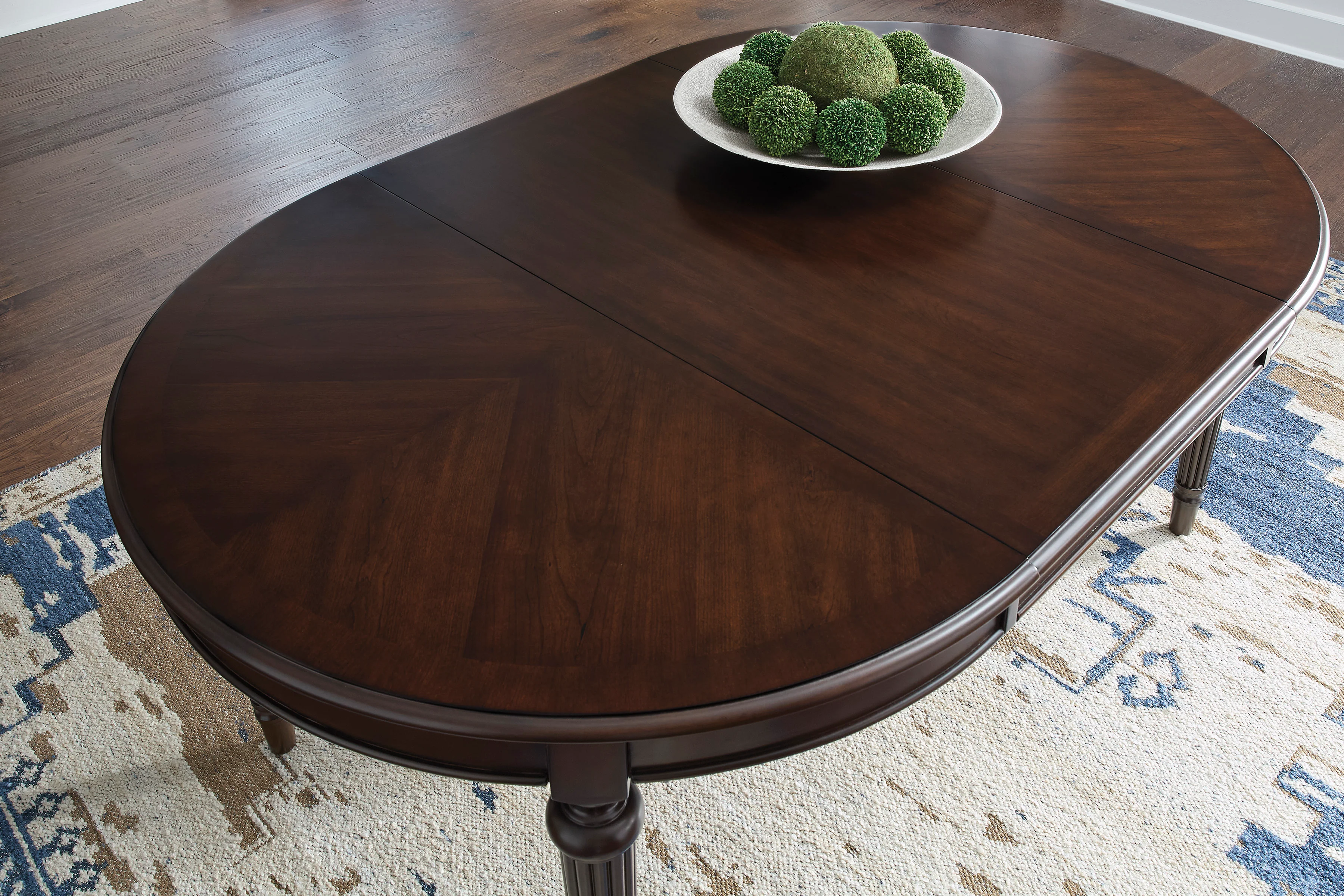 Lavinton Dining Extension Table - Image 4