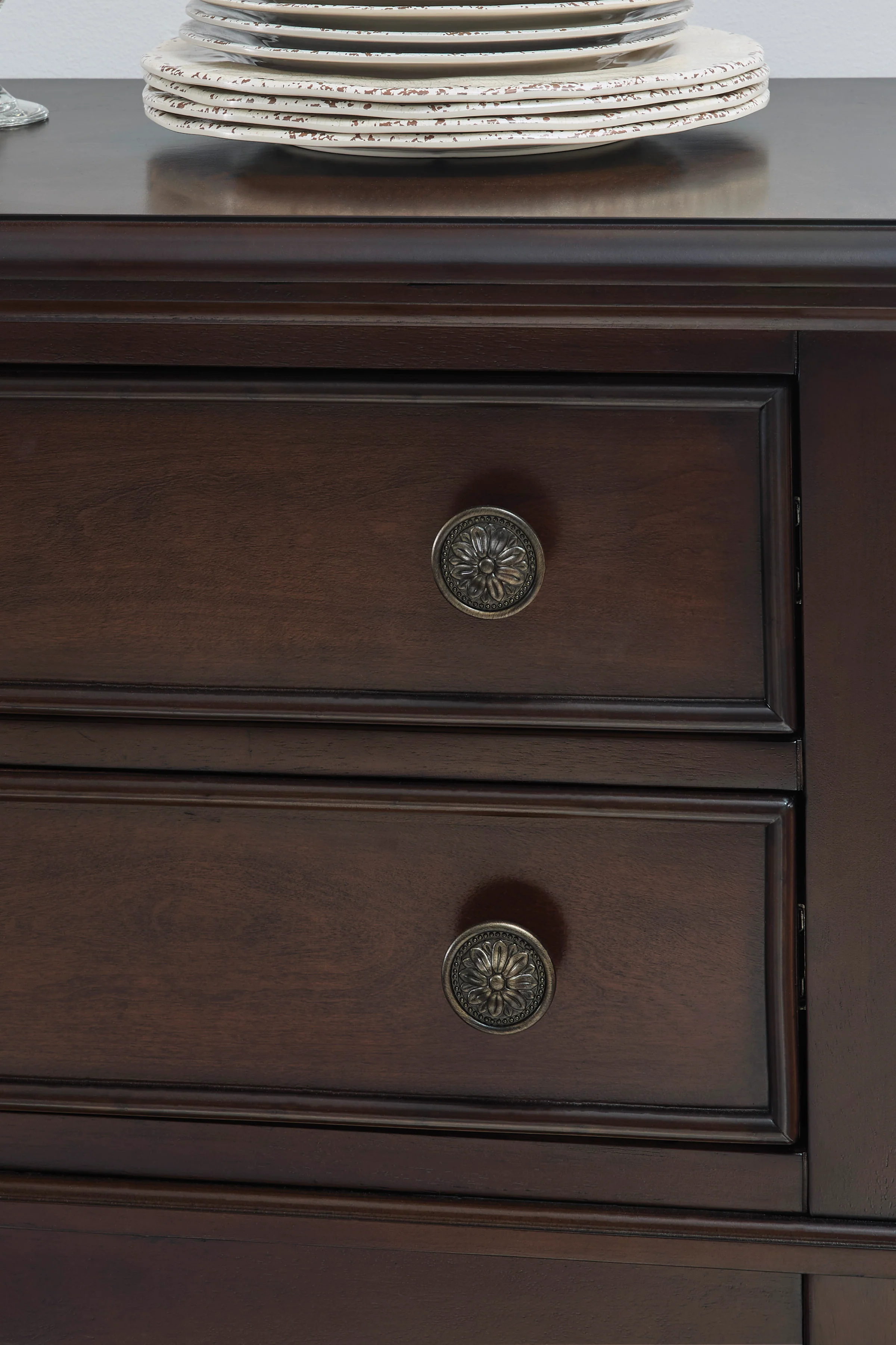Lavinton Dining Server - Image 7