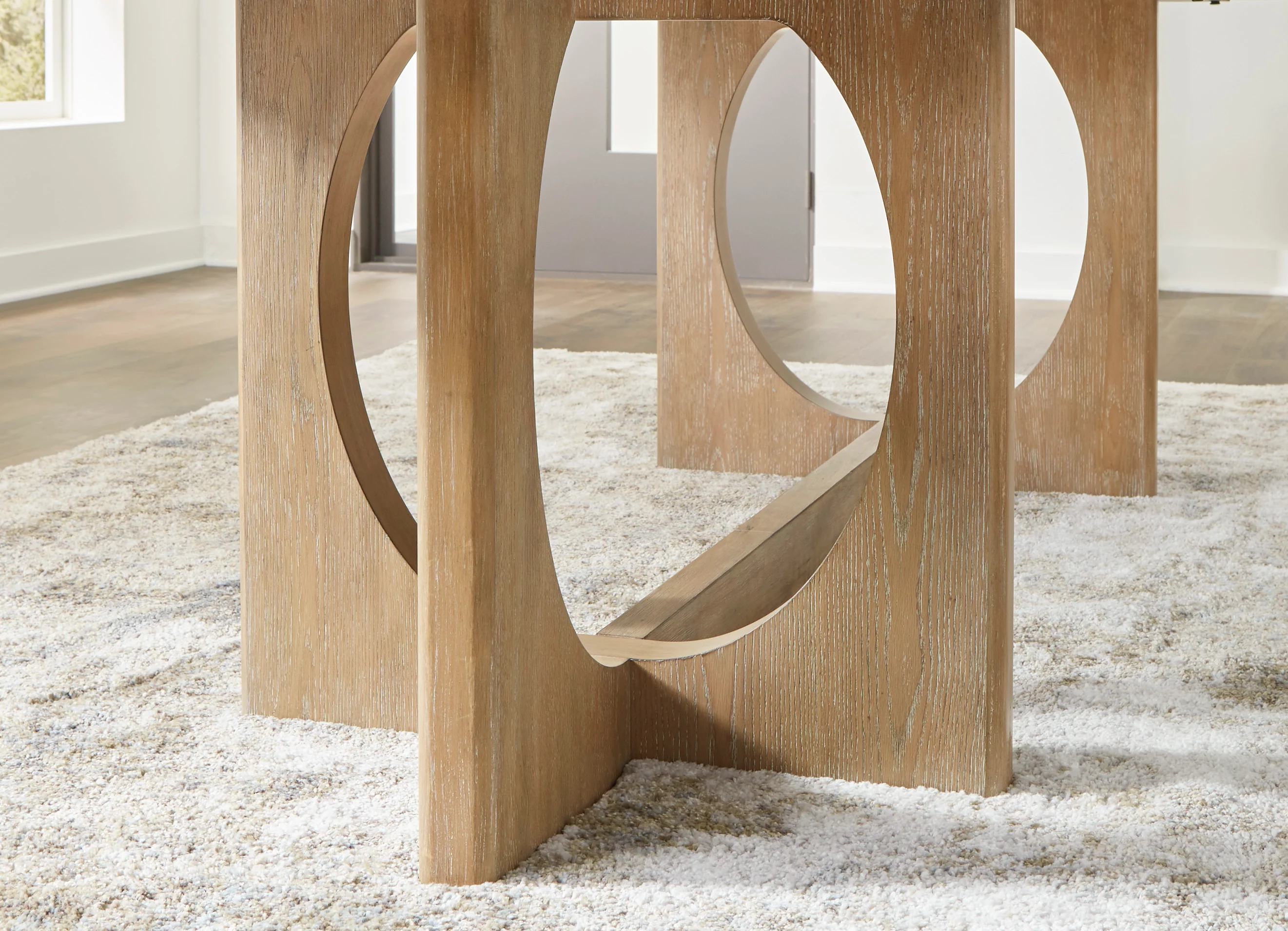 Rencott Dinning table set (Table+ 8 chairs) - Image 15
