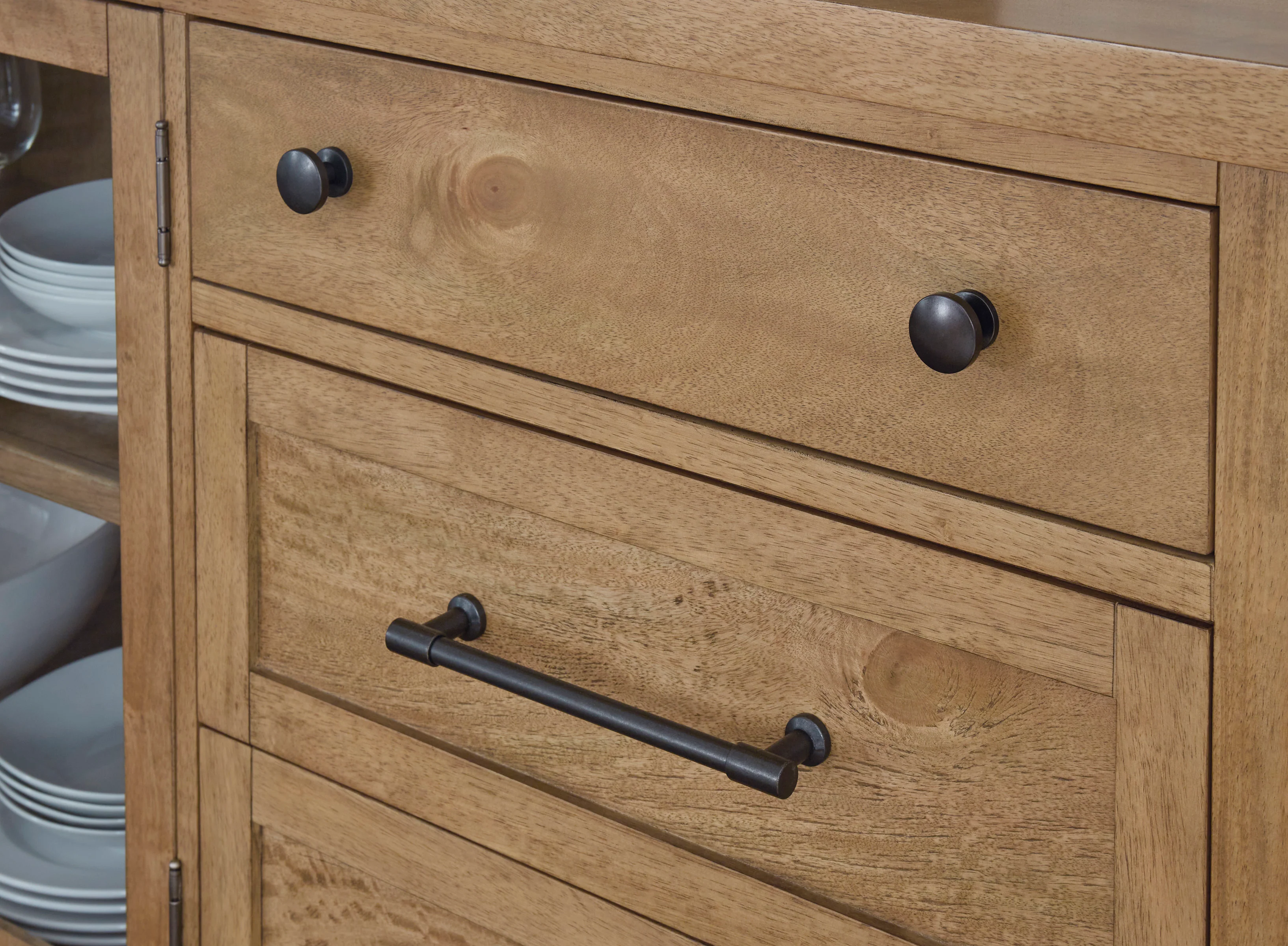 Kristiland Dining Room Server - Image 5