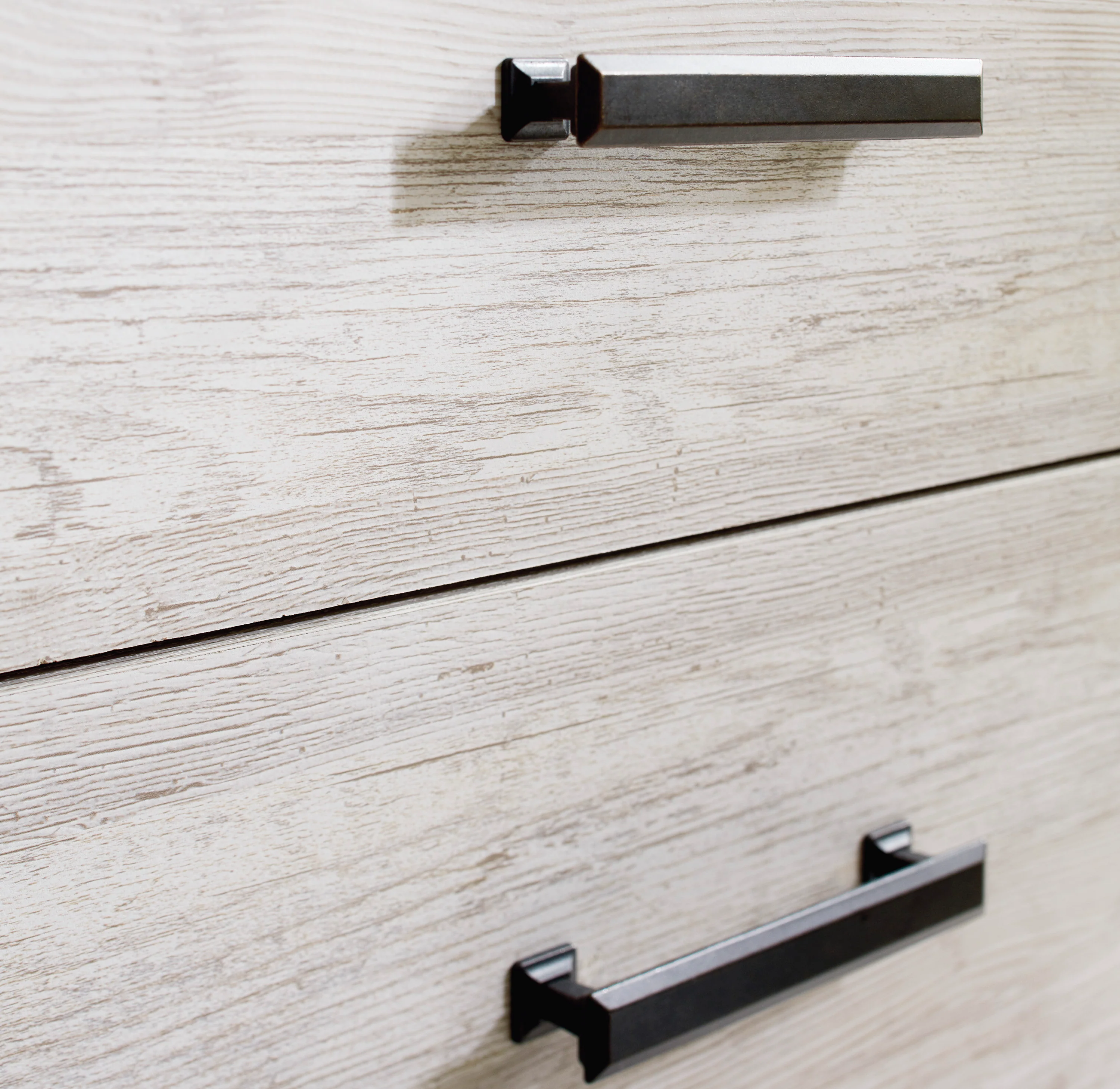 Shawburn Five Drawer Chest - Image 11