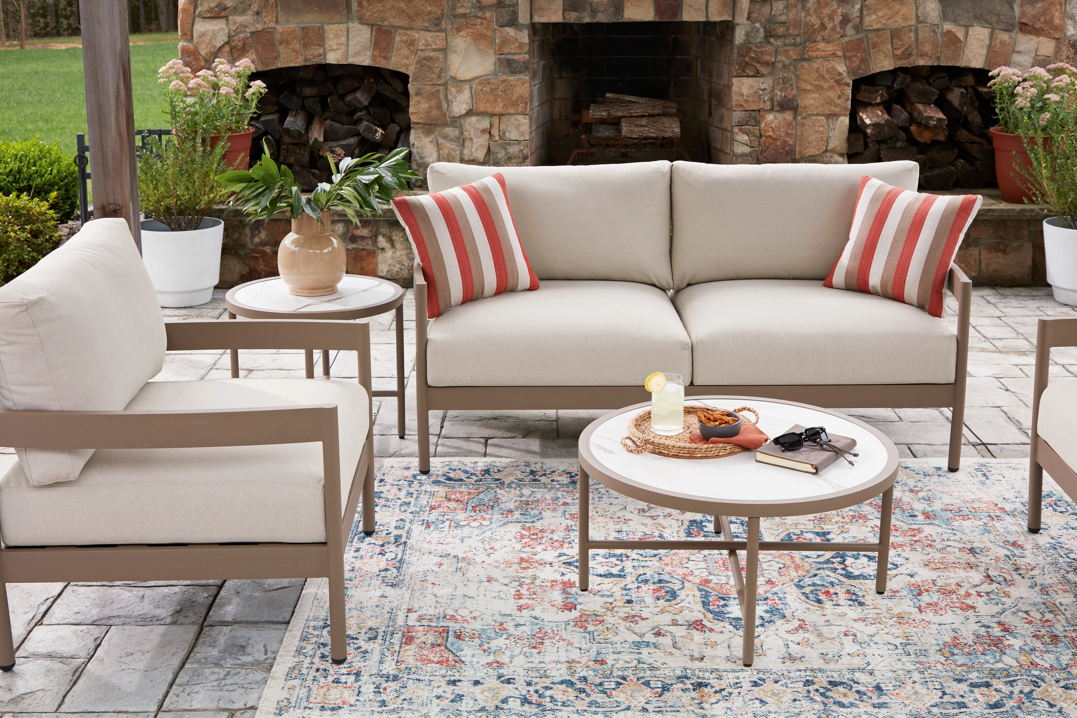 Big Creek Cove Love/Chairs/Tables Set - Image 4