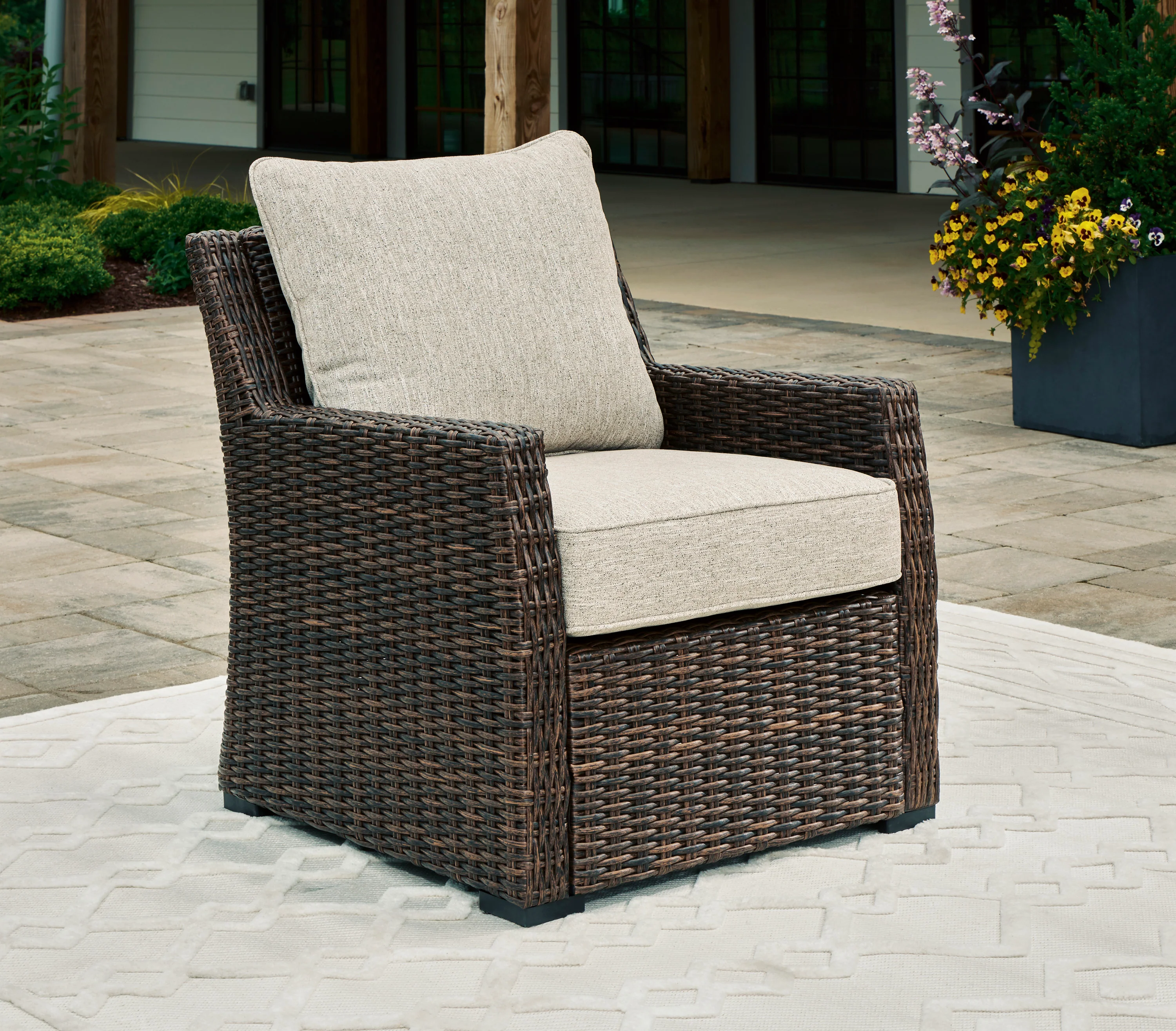 Brook Ranch Lounge Chair With Cushion