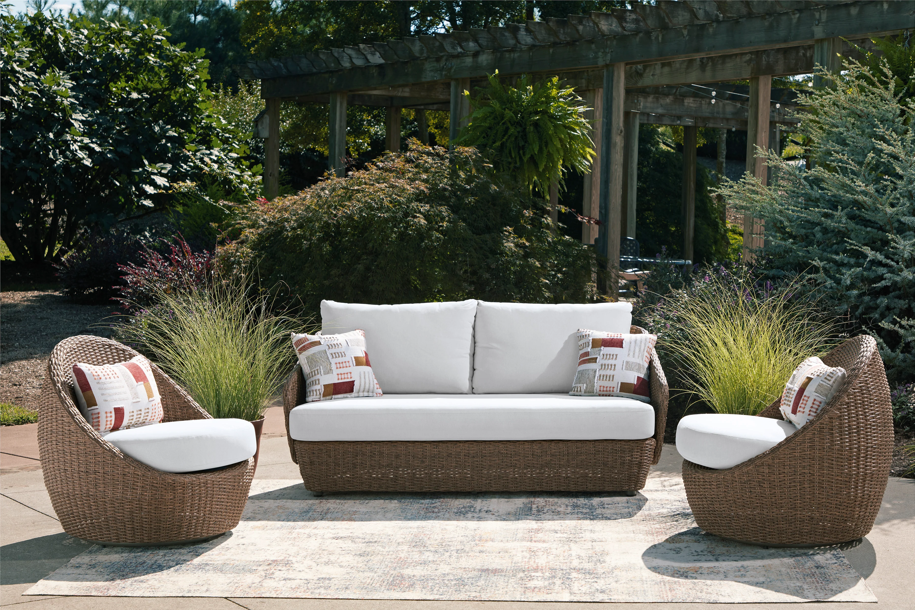Revare Beach Outdoor Sofa Set With Cocktail Table - Image 3