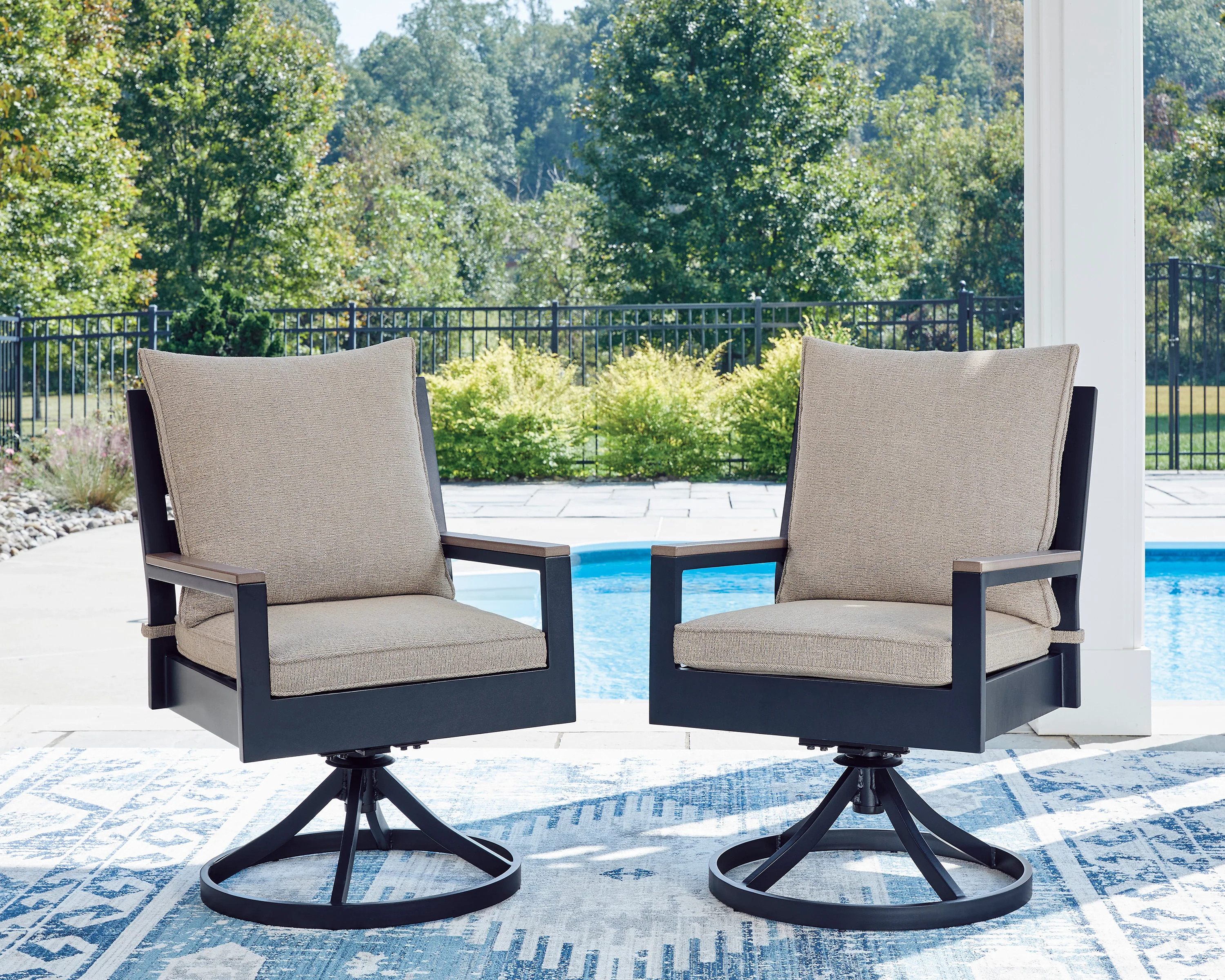 Mabry Shores Swivel Chair With Cushion