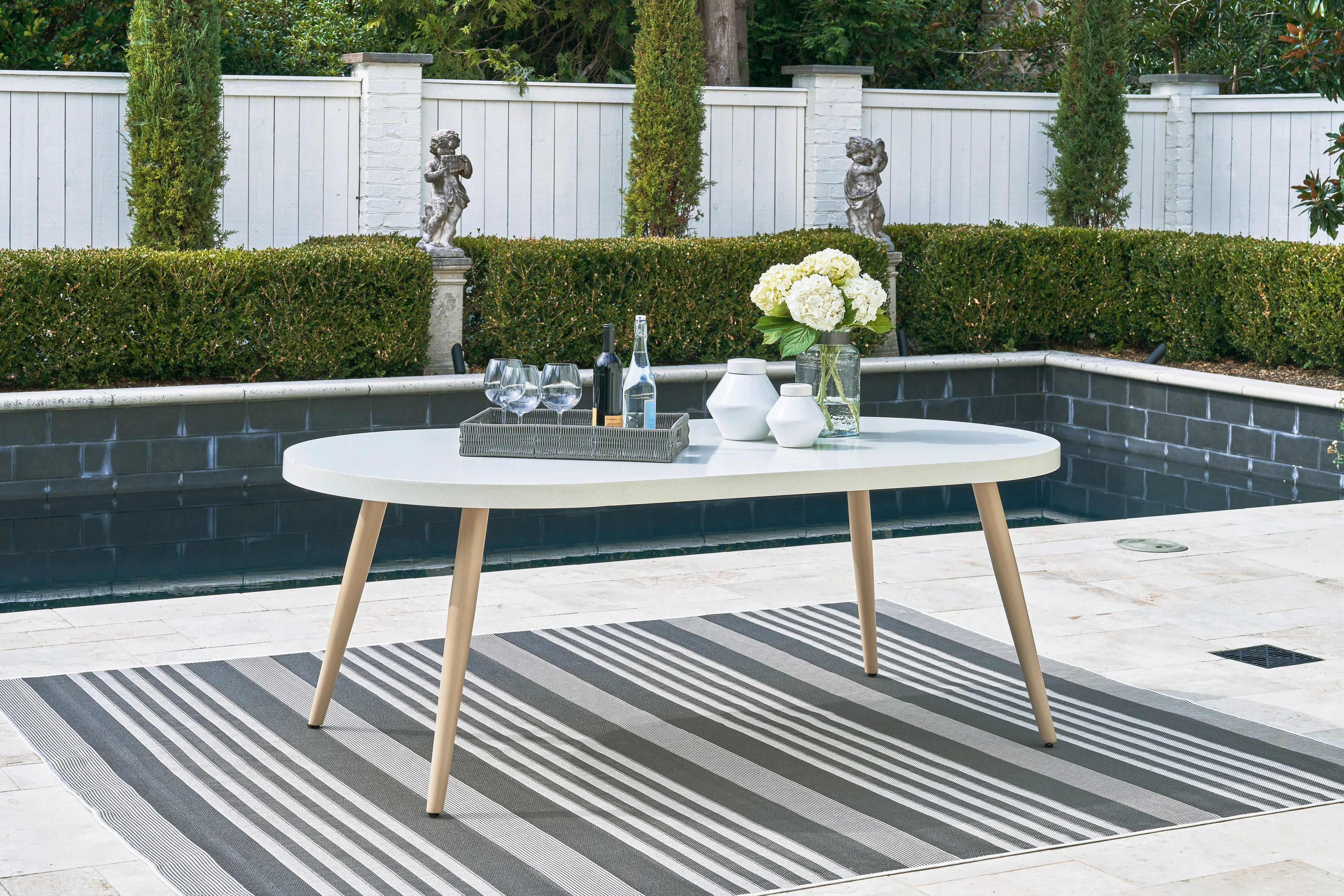 Seton Creek Oval Dining Table With Umb Opt