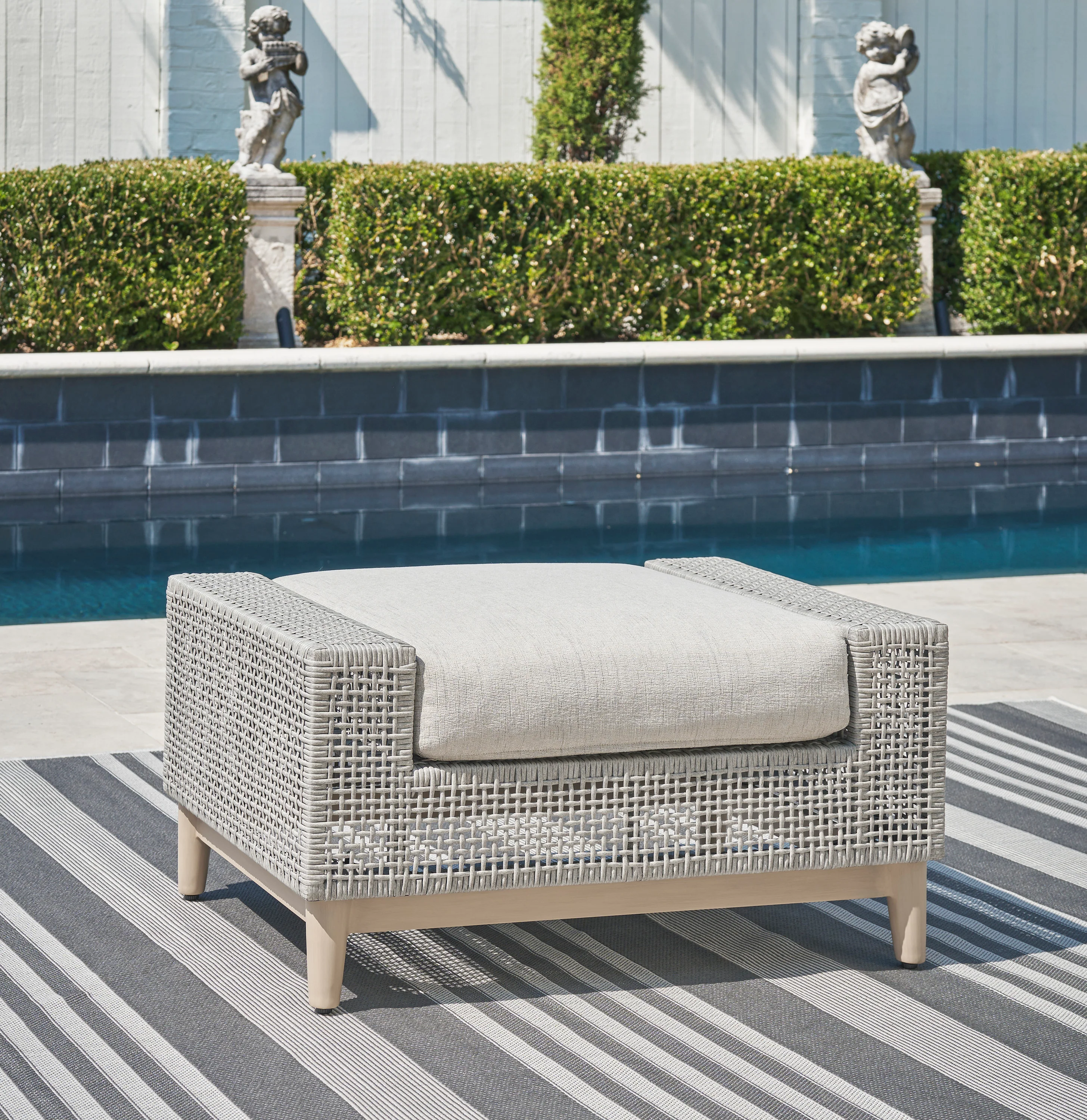Seton Creek Ottoman With Cushion