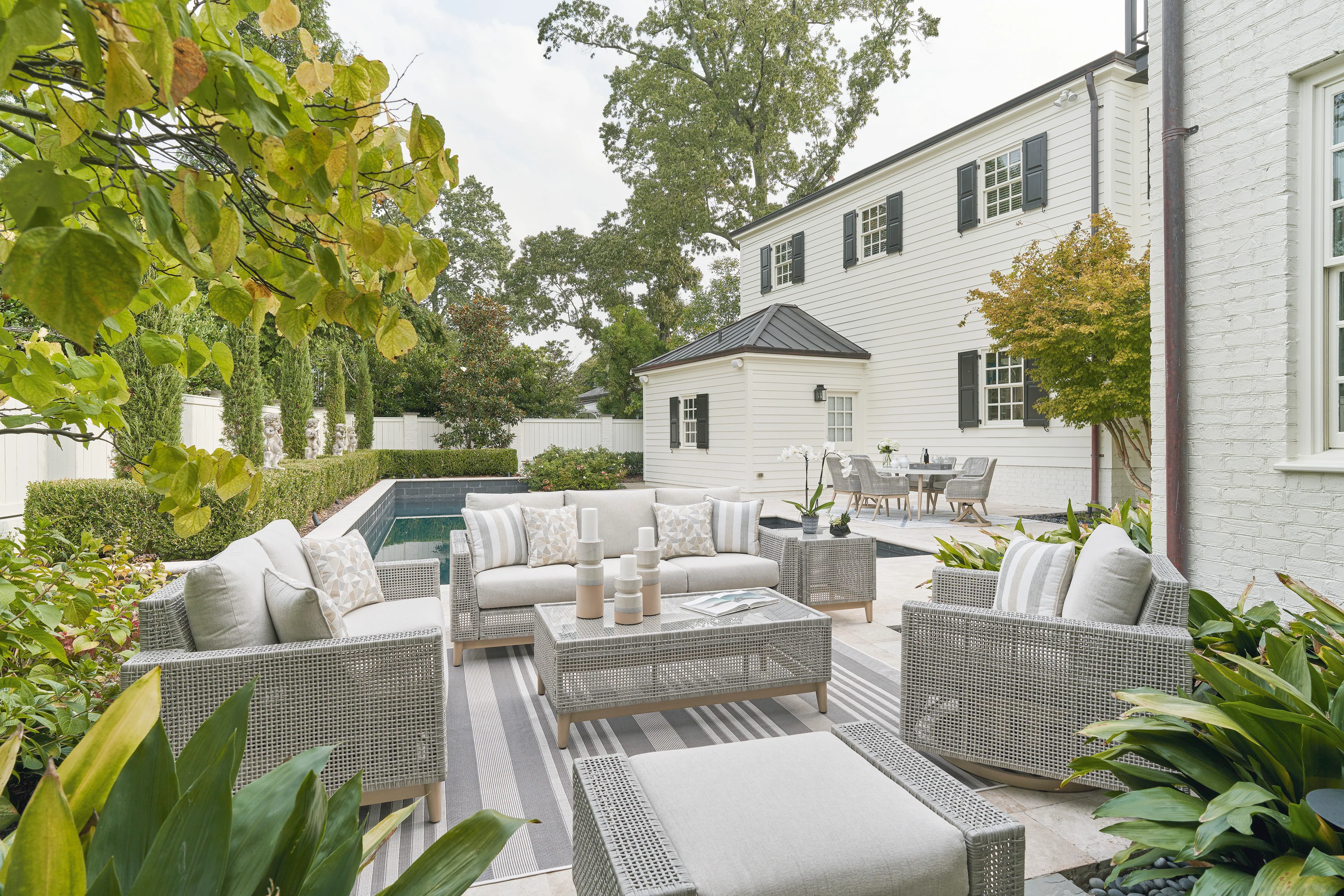 Seton Creek Loveseat With Cushion - Image 13