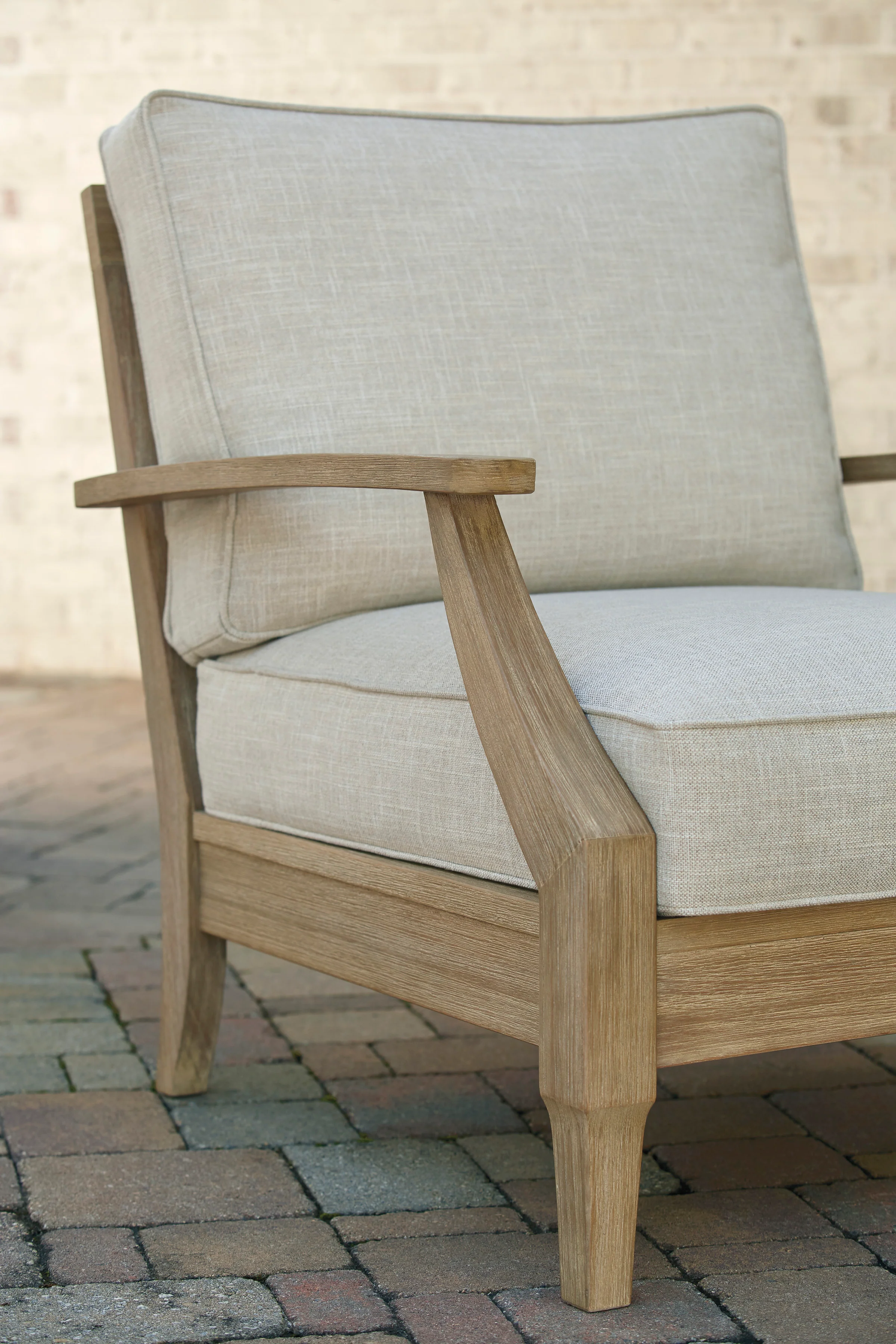 Clare View Lounge Chair With Cushion - Image 6