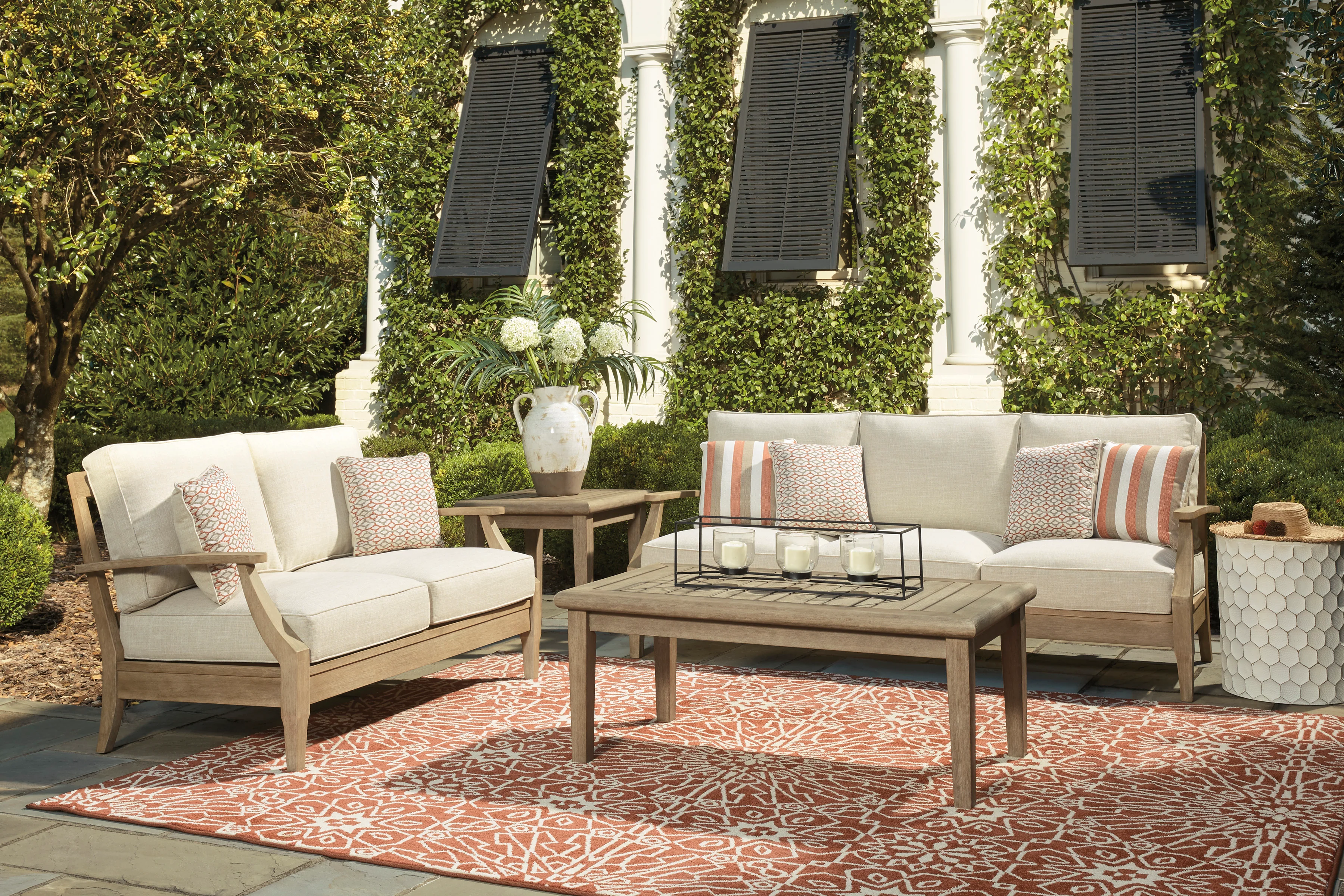 Clare View Loveseat With Cushion - Image 5
