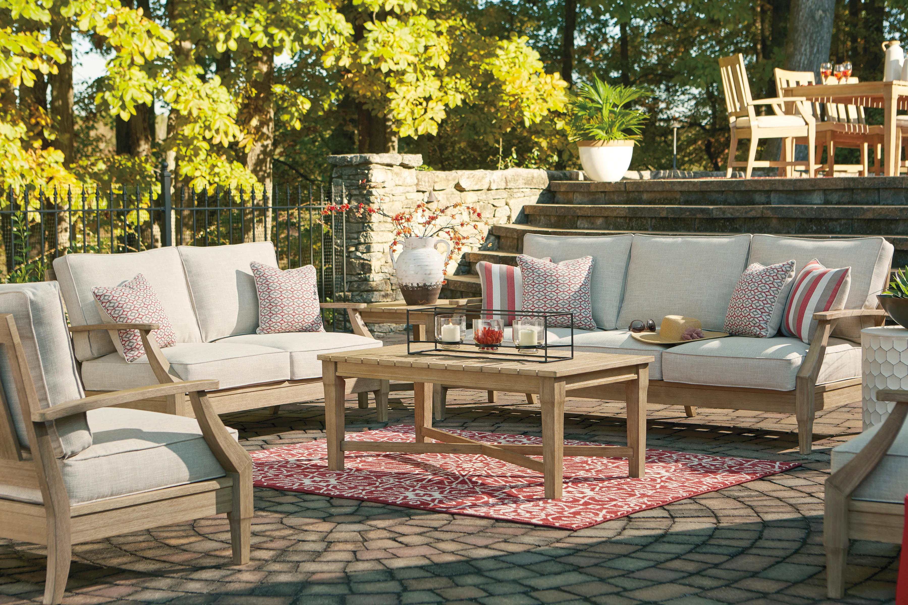 Clare View Loveseat With Cushion - Image 8
