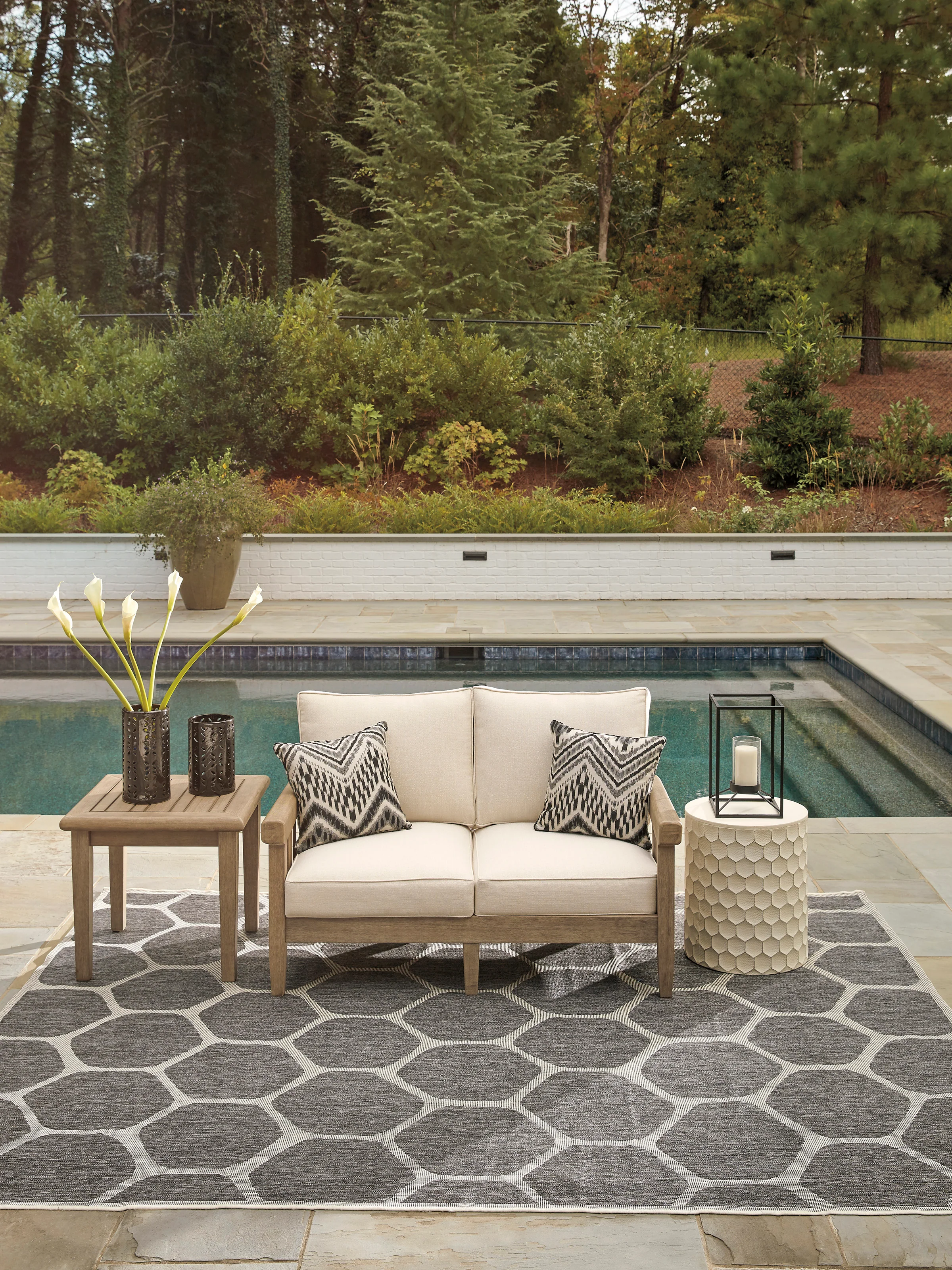 Gerianne Square End Table - Image 6