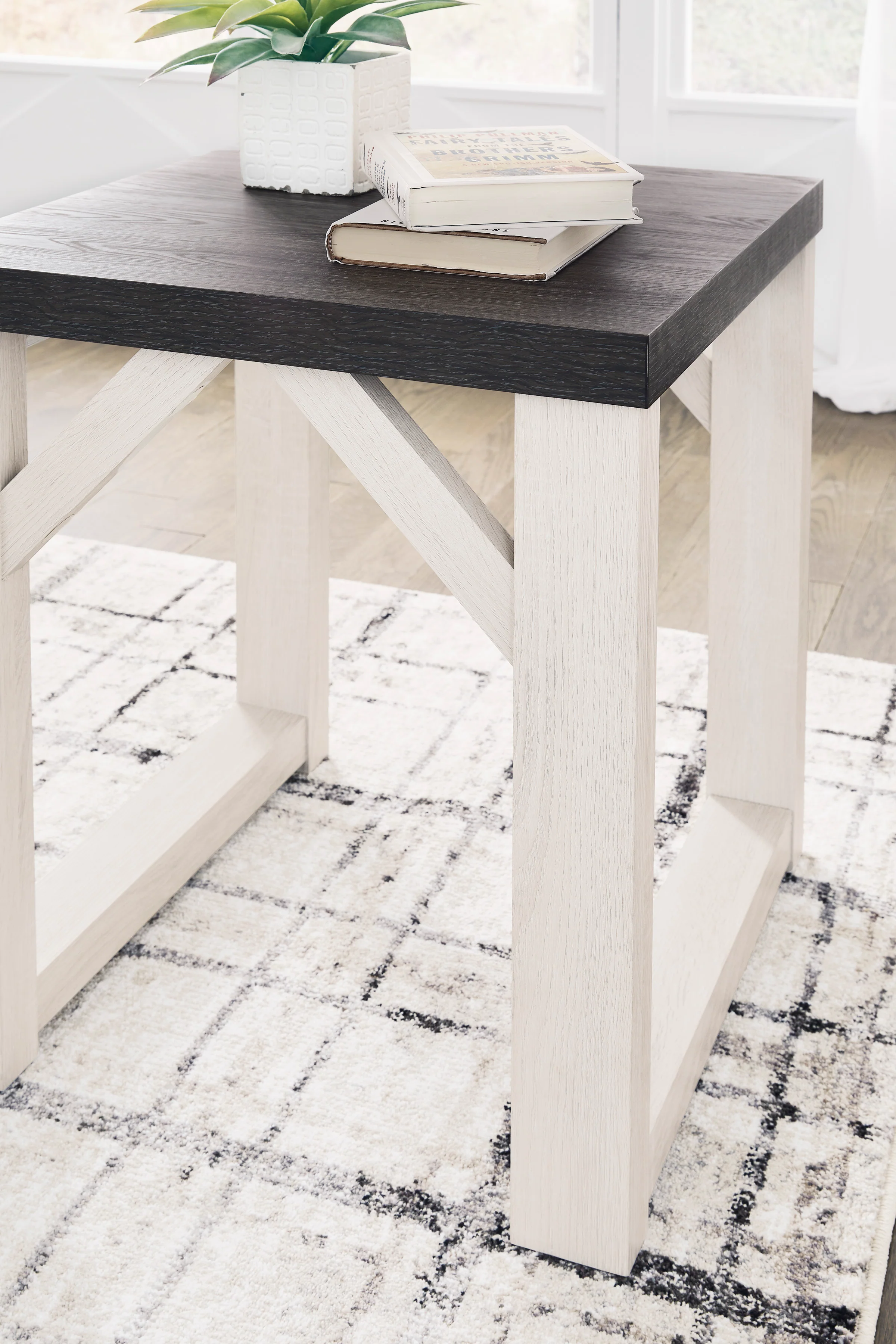 Dorrinson Table (Set of 3) - Image 5