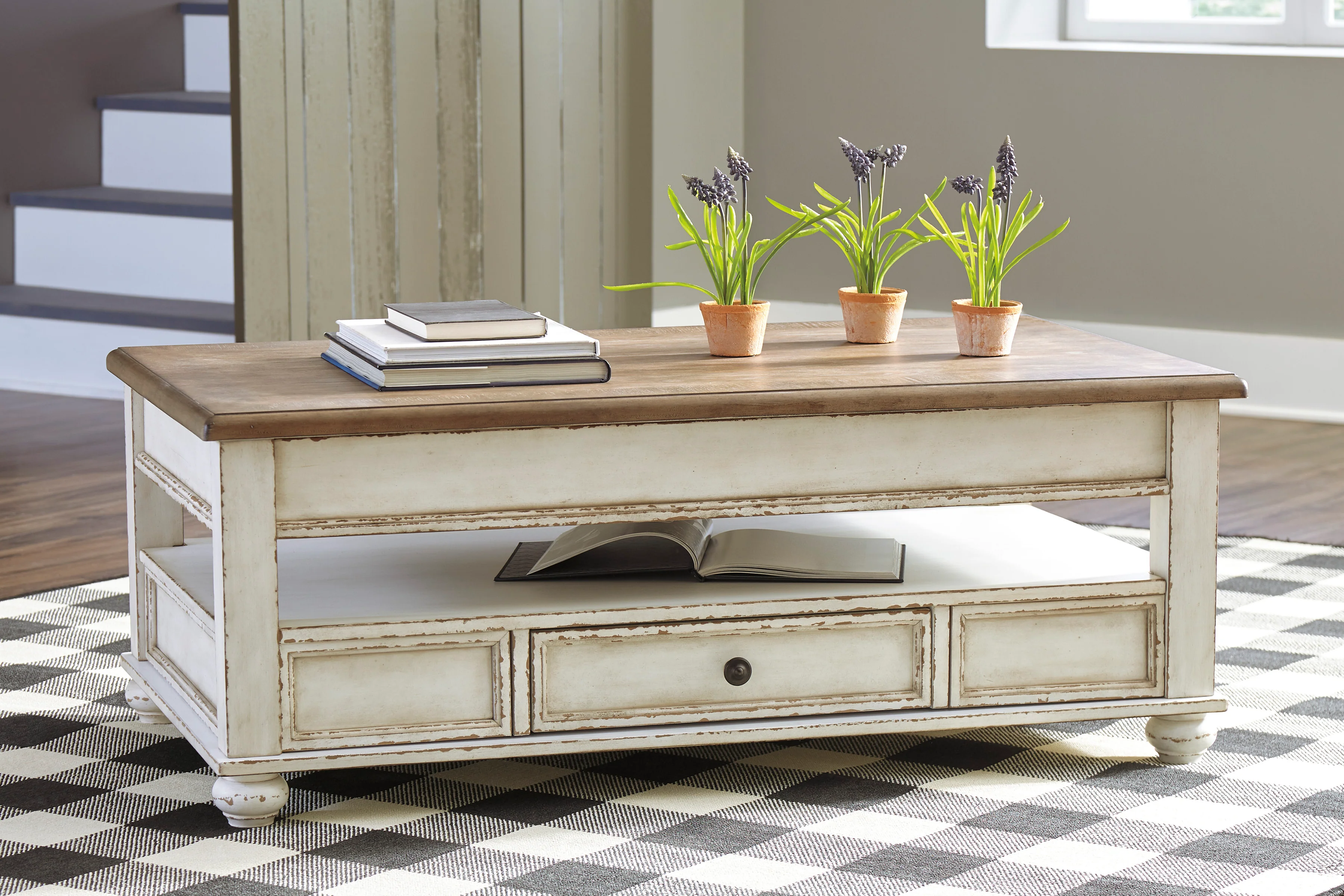 Realyn Coffee Table With Lift Top - Image 3